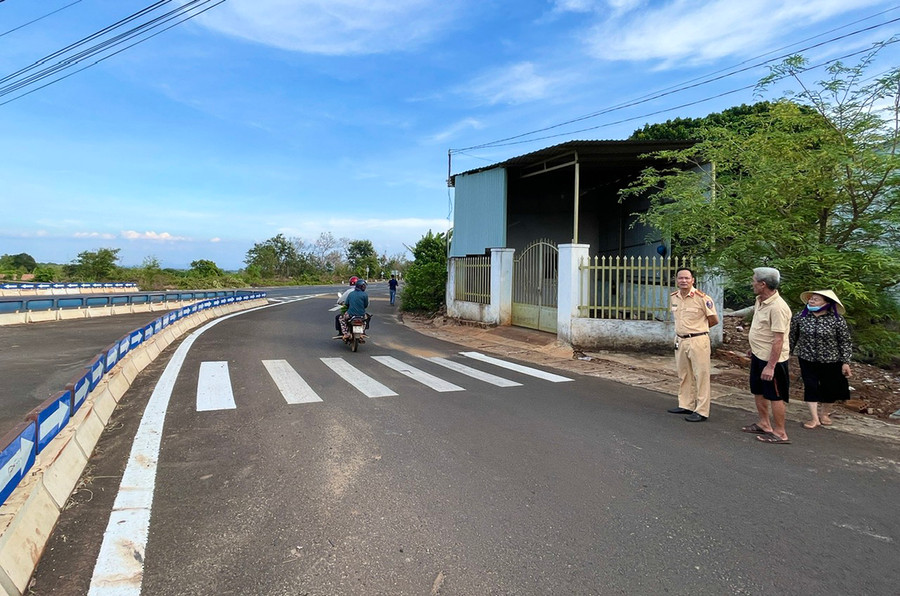 Gia Lai: Đ&atilde; chi trả 26,1 tỷ hỗ trợ GPMB dự &aacute;n đường HCM tuyến tr&aacute;nh Chư S&ecirc;- Ảnh 1.