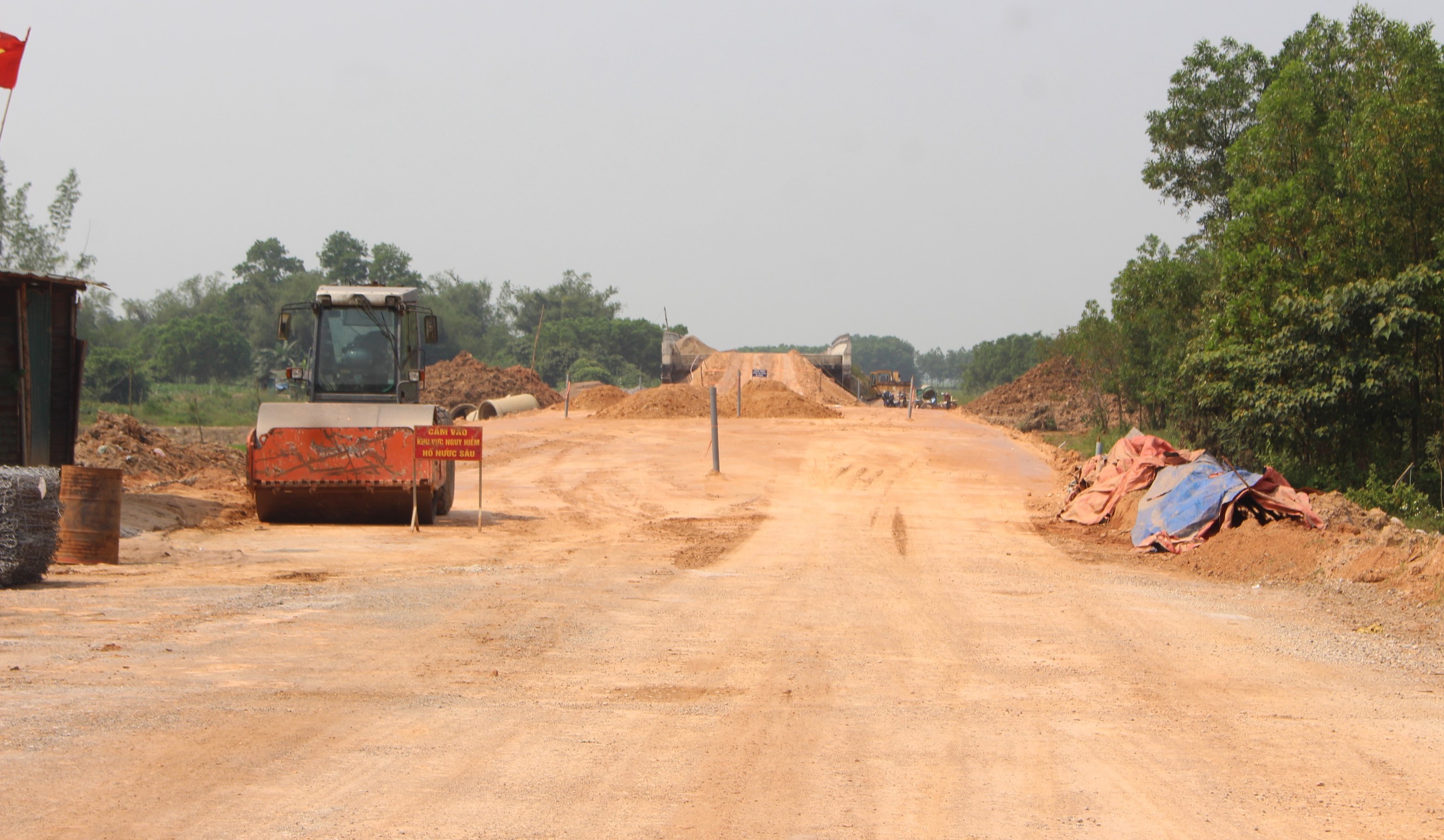 Gỡ vướng mặt bằng, đẩy nhanh thi công đường tránh TP Đông Hà- Ảnh 10. Gỡ vướng mặt bằng, đẩy nhanh thi công đường tránh TP Đông Hà- Ảnh 10.