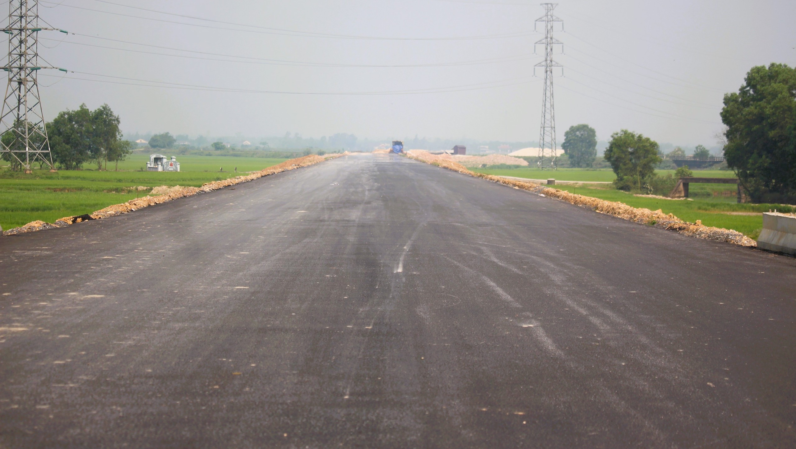 Gỡ vướng mặt bằng, đẩy nhanh thi công đường tránh TP Đông Hà- Ảnh 6. Gỡ vướng mặt bằng, đẩy nhanh thi công đường tránh TP Đông Hà- Ảnh 6.