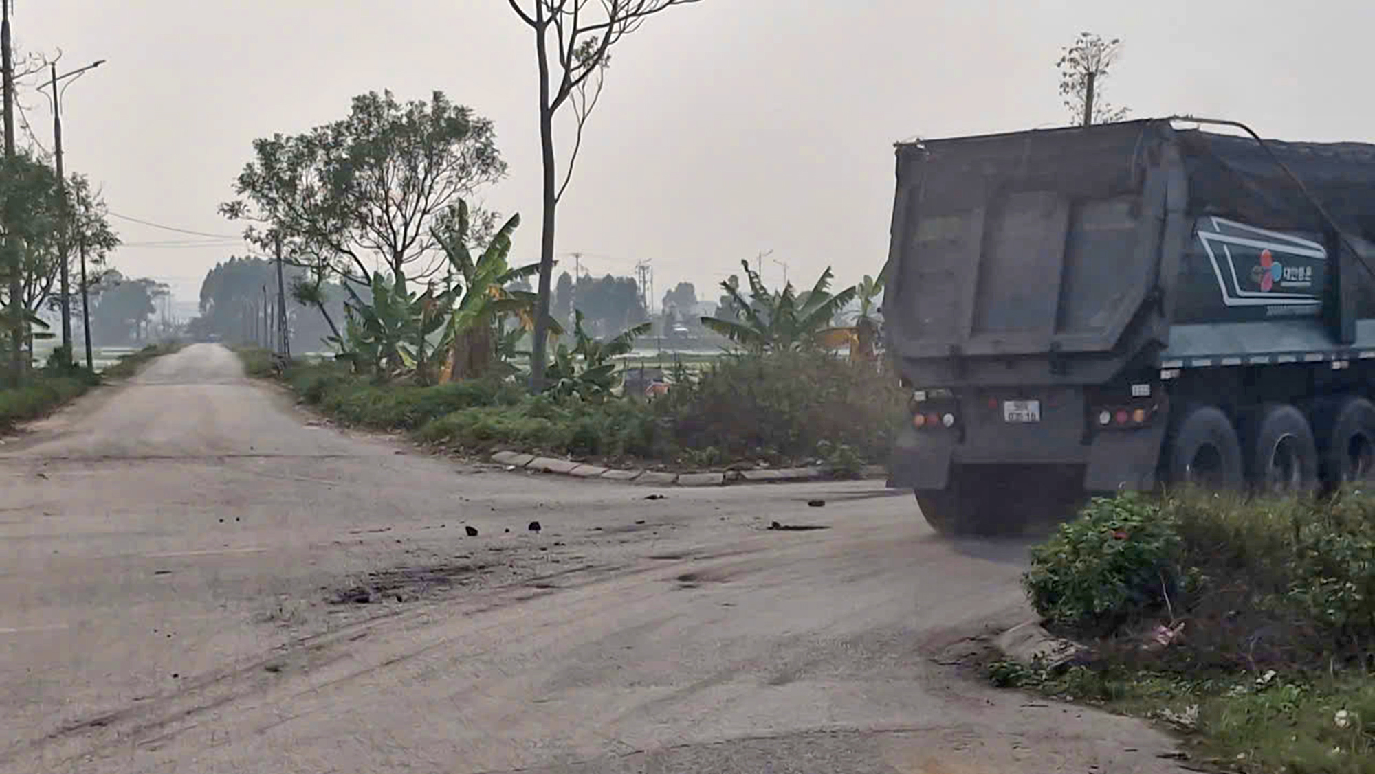 Bắc Giang: Người dân khổ sở vì bãi than gây ô nhiễm- Ảnh 3. Bắc Giang: Người dân khổ sở vì bãi than gây ô nhiễm- Ảnh 3.