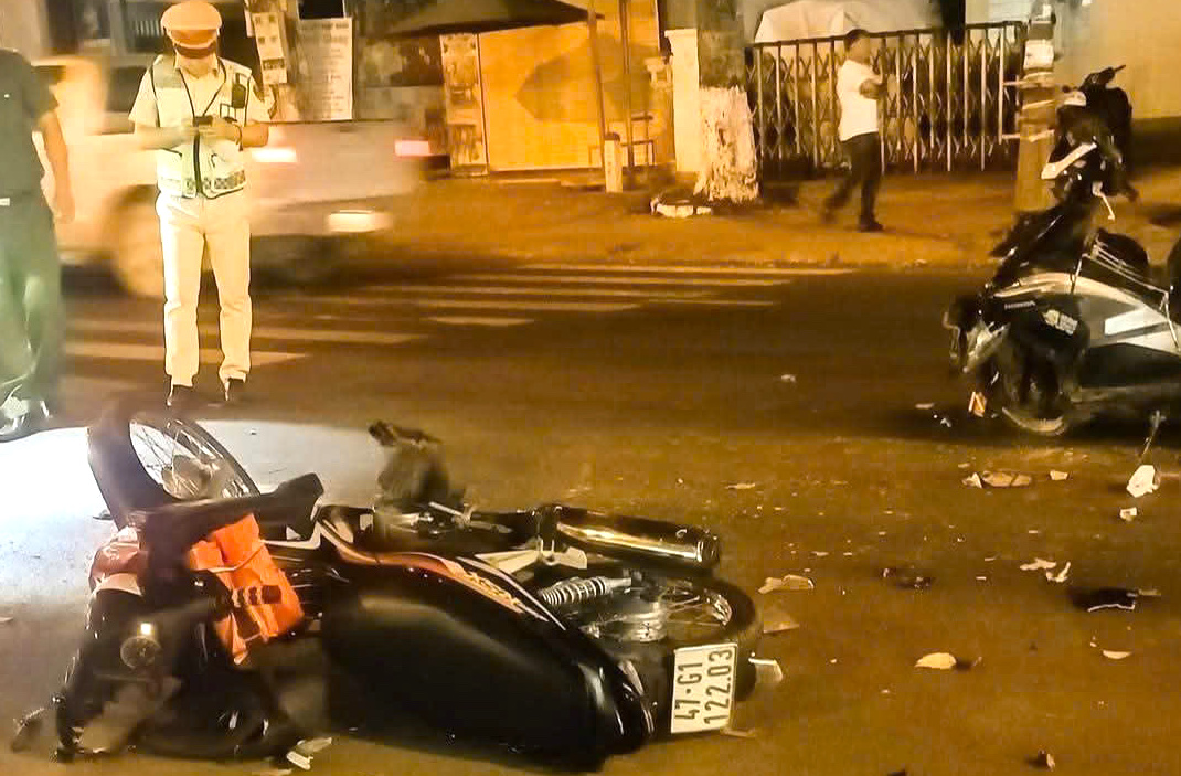 Hai xe m&aacute;y t&ocirc;ng nhau, một người đ&agrave;n &ocirc;ng tử vong- Ảnh 1.