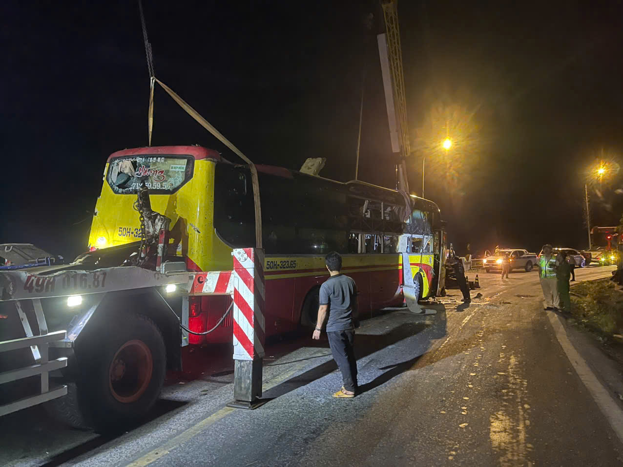 Sức khỏe nạn nh&acirc;n bị thương vụ xe kh&aacute;ch rơi xuống vực đ&egrave;o Bảo Lộc hiện ra sao?- Ảnh 1.