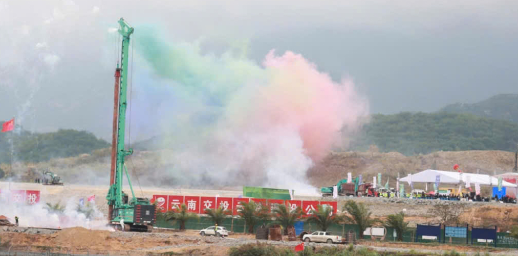 Thêm một cây cầu bắc qua sông Hồng nối Việt Nam - Trung Quốc- Ảnh 1. Thêm một cây cầu bắc qua sông Hồng nối Việt Nam - Trung Quốc- Ảnh 1.