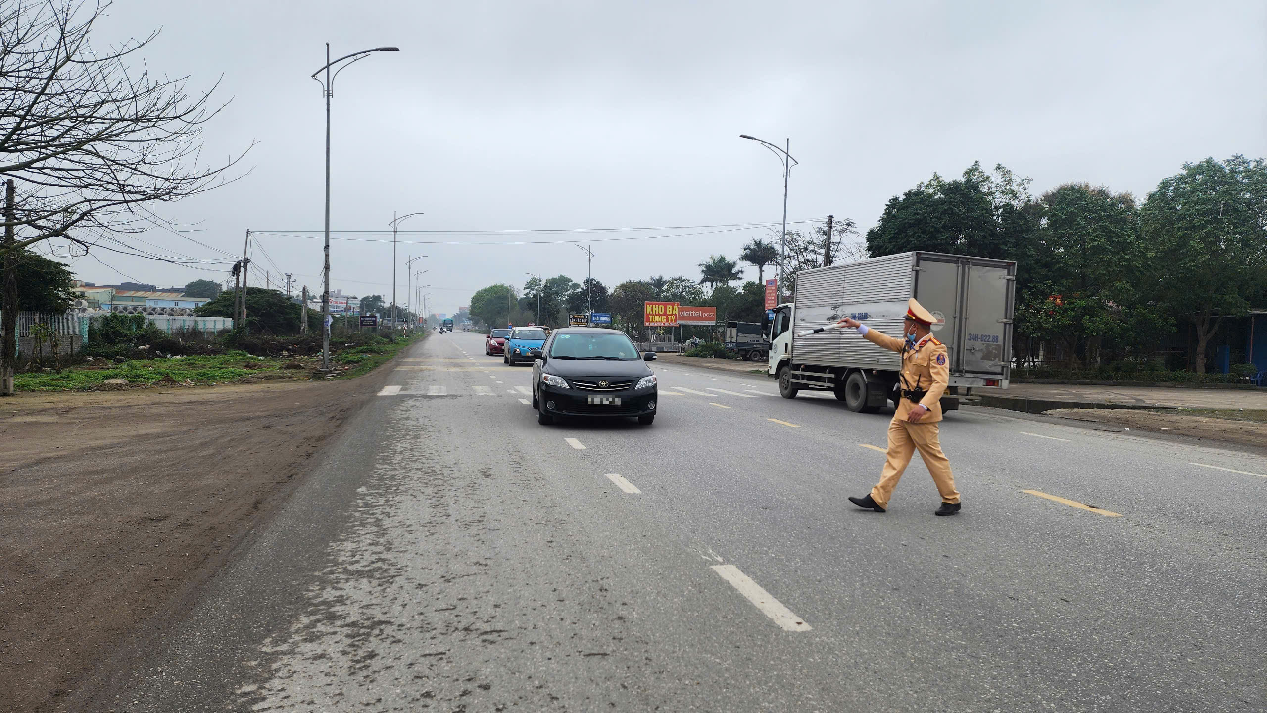 Vi phạm tốc độ, tài xế viện lý do... không nhìn thấy CSGT- Ảnh 1. Vi phạm tốc độ, tài xế viện lý do... không nhìn thấy CSGT- Ảnh 1.