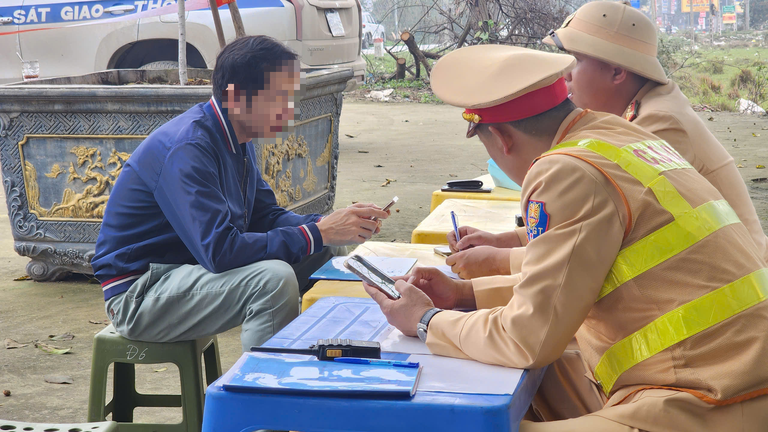 Vi phạm tốc độ, tài xế viện lý do... không nhìn thấy CSGT- Ảnh 17. Vi phạm tốc độ, tài xế viện lý do... không nhìn thấy CSGT- Ảnh 17.