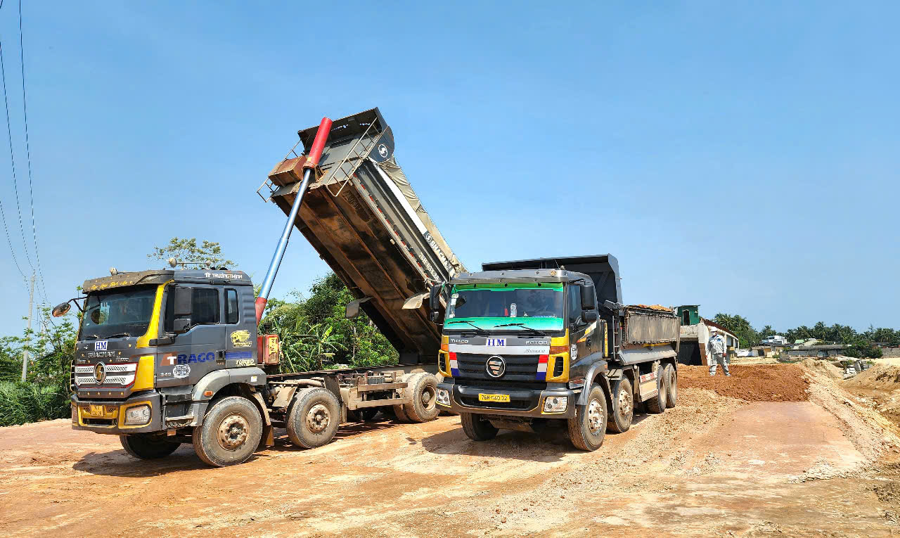 Dự &aacute;n đường 2.100 tỷ ở Quảng Ng&atilde;i rầm rập tiếng m&aacute;y sau chỉ đạo của Thủ tướng- Ảnh 1.