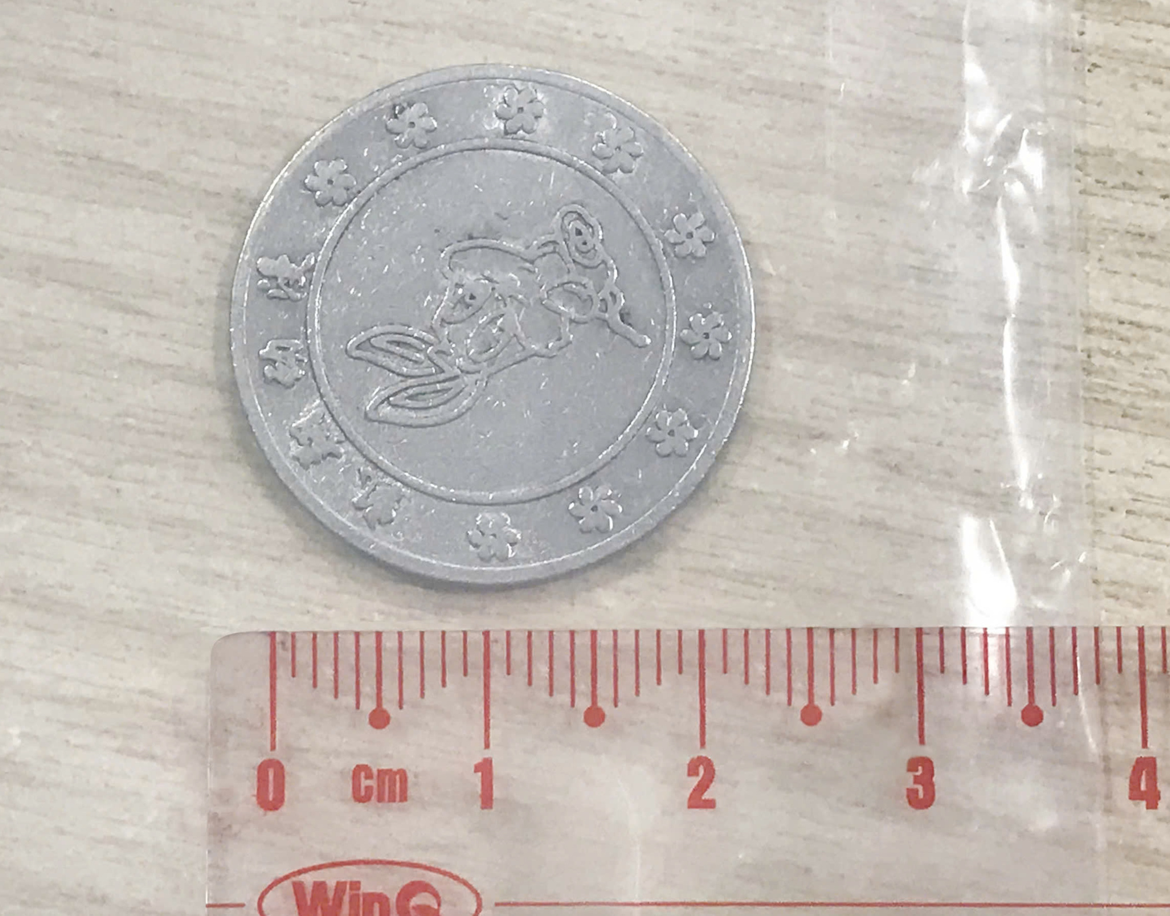 Đồng xu đường k&iacute;nh 2,5cm mắc kẹt trong thực quản b&eacute; trai 5 tuổi- Ảnh 1.