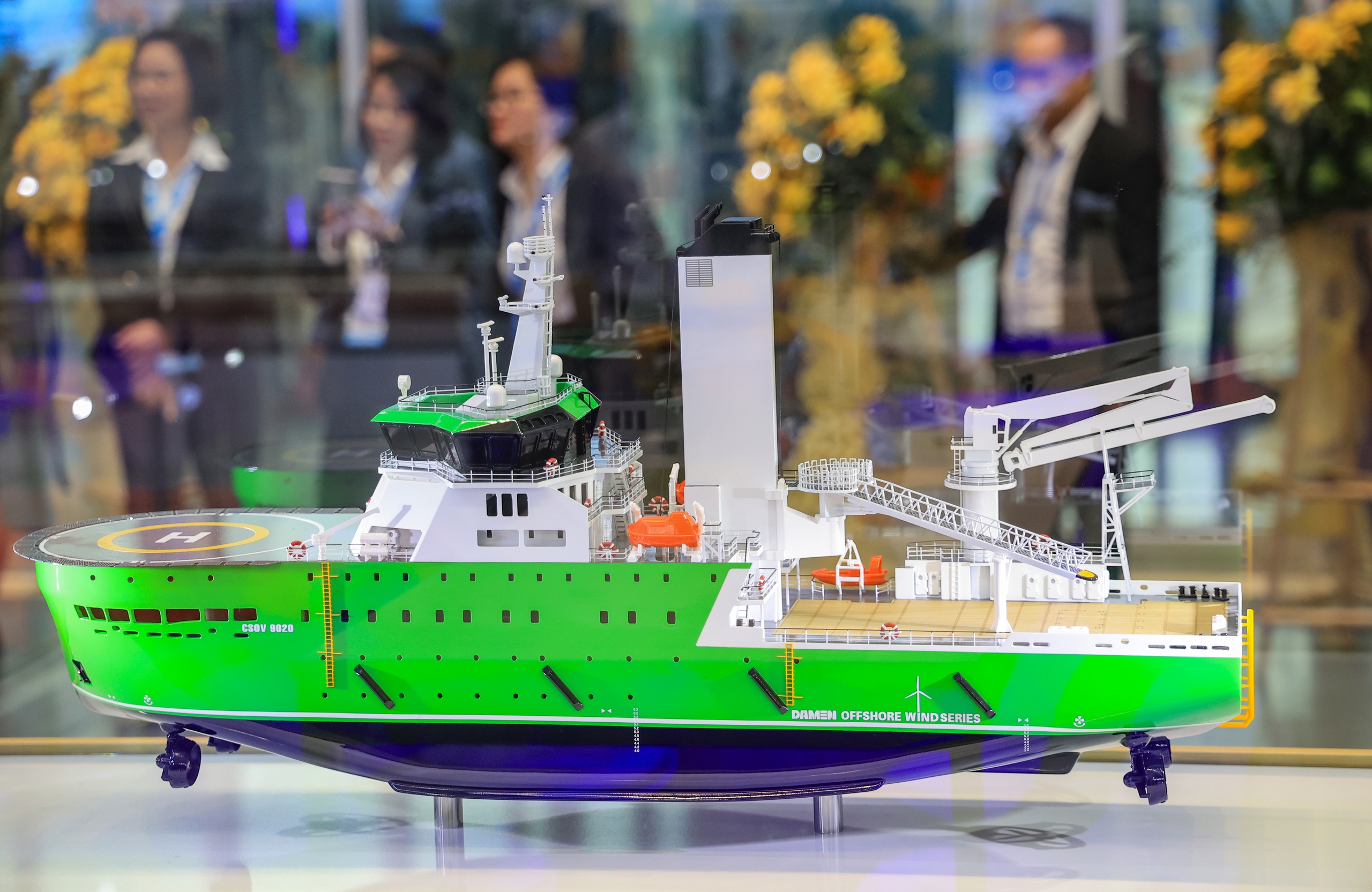 To&agrave;n cảnh triển l&atilde;m quốc tế về c&ocirc;ng nghệ đ&oacute;ng t&agrave;u v&agrave; c&ocirc;ng tr&igrave;nh ngo&agrave;i khơi- Ảnh 9.