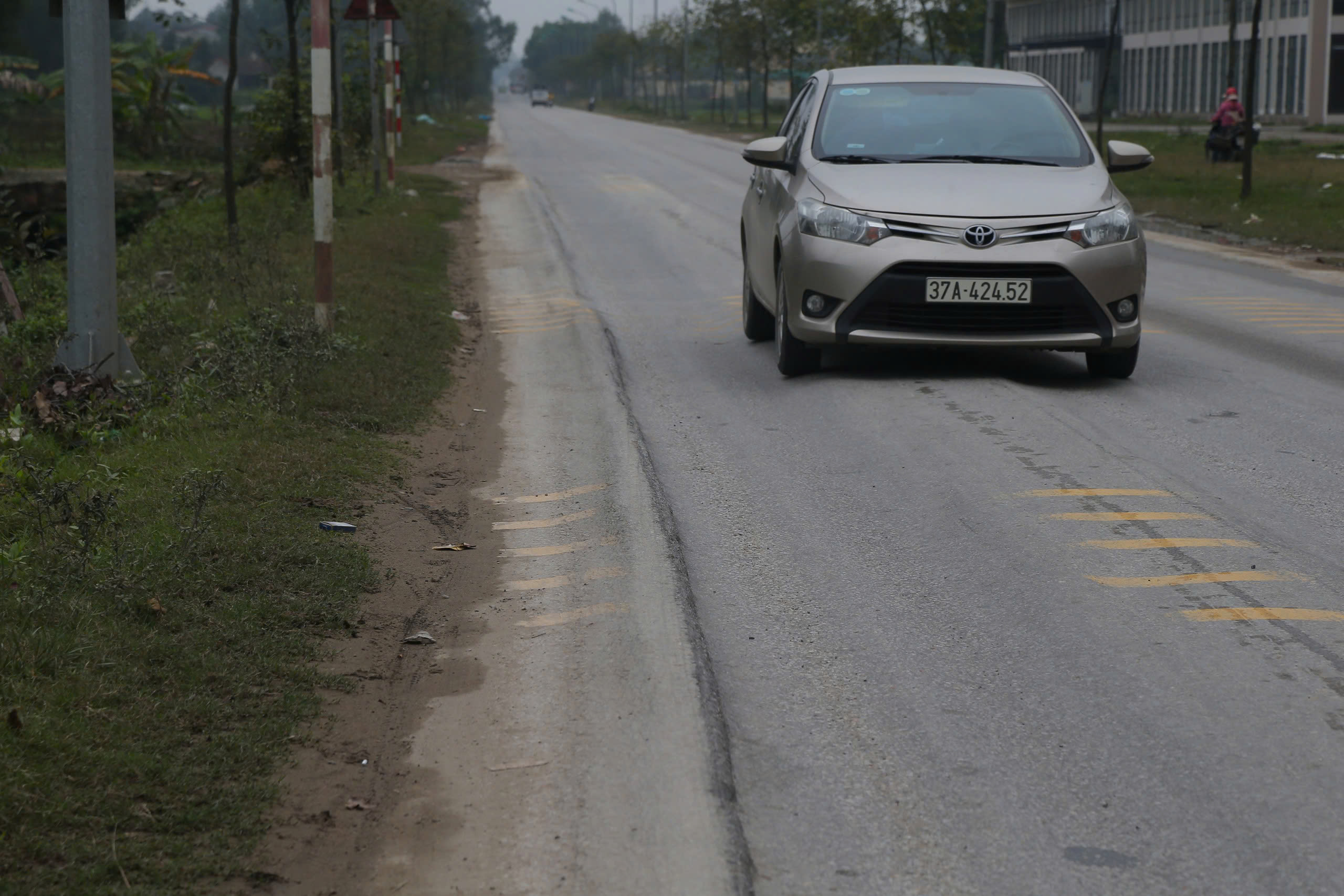 Nghệ An: Đường 35m ở TP Vinh xuống cấp nghi&ecirc;m trọng, bao giờ được sửa chữa?- Ảnh 3.