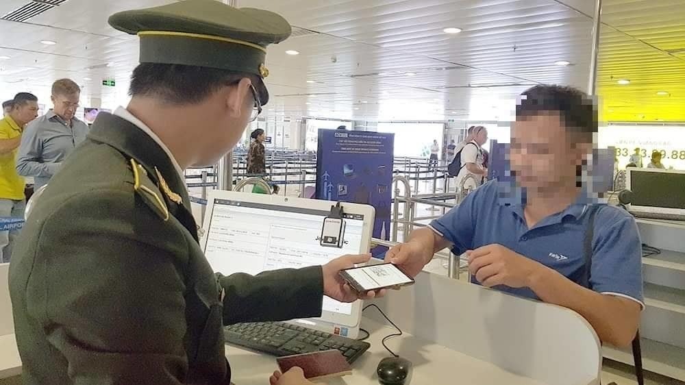 Bộ C&ocirc;ng an c&ocirc;ng bố 13 thủ tục h&agrave;nh ch&iacute;nh lĩnh vực an ninh h&agrave;ng kh&ocirc;ng- Ảnh 1.