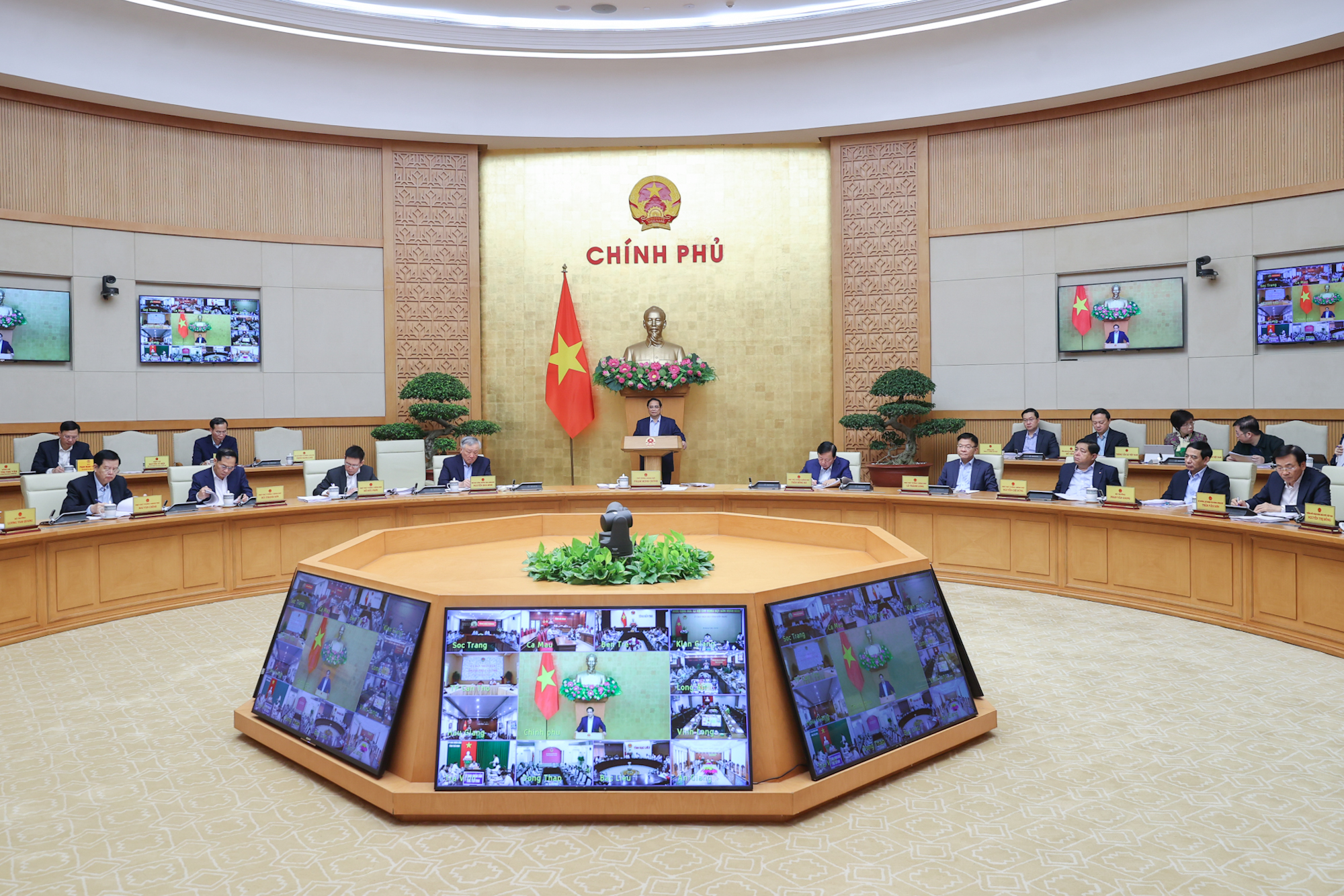 Thủ tướng: Tập trung ho&agrave;n th&agrave;nh đề &aacute;n s&aacute;p nhập tỉnh, th&agrave;nh, bỏ cấp huyện- Ảnh 1.