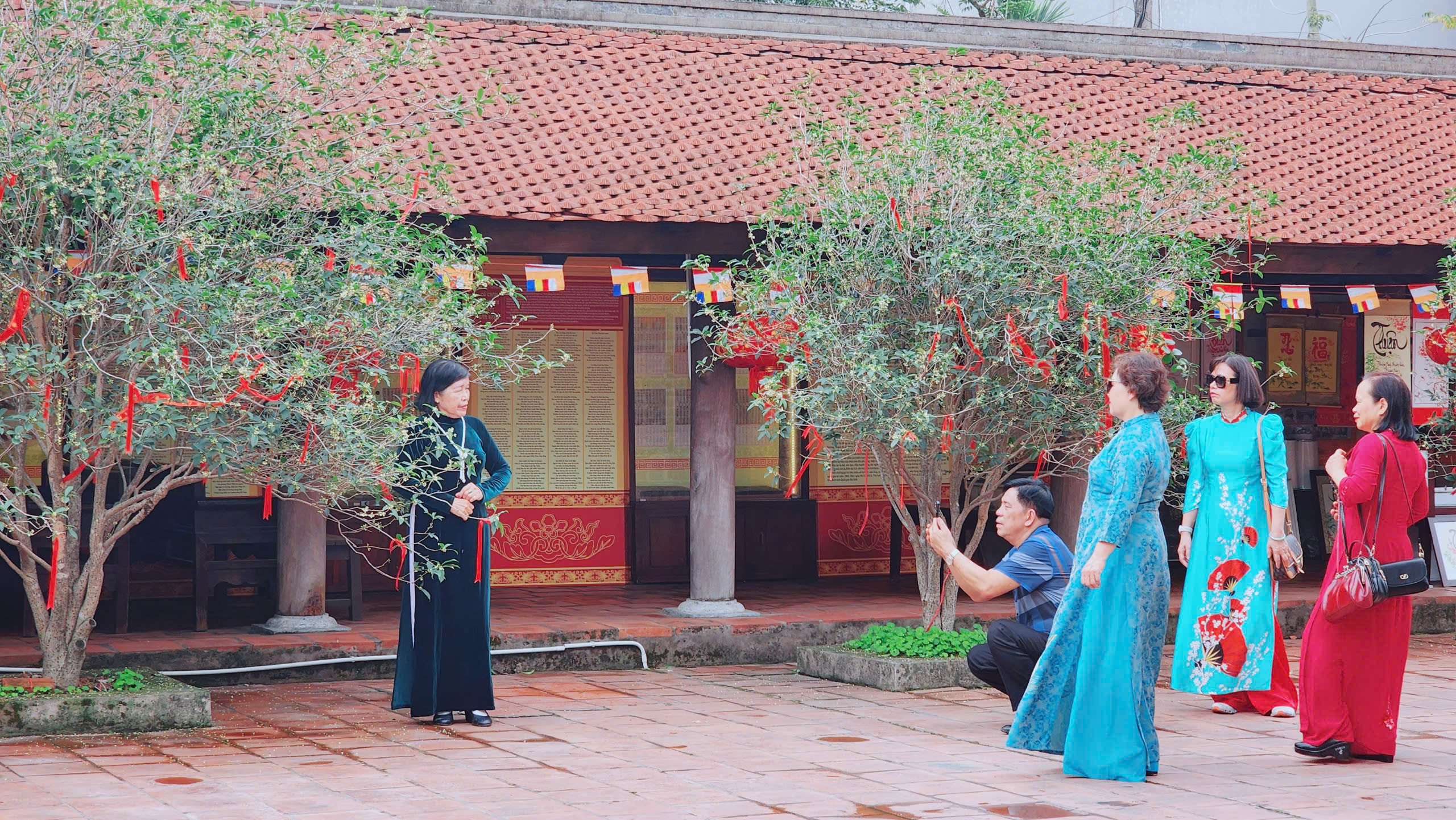 Kh&aacute;m ph&aacute; ng&ocirc;i ch&ugrave;a cổ nhất Việt Nam xuất hiện trong MV "Bắc Bling" của H&ograve;a Minzy- Ảnh 15.