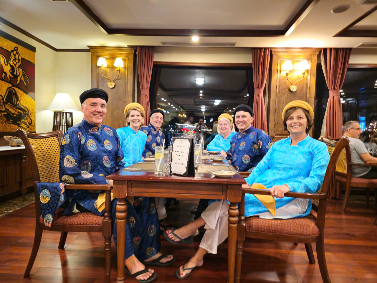 Đ&oacute;n gần 4 triệu lượt kh&aacute;ch quốc tế trong 2 th&aacute;ng đầu năm- Ảnh 1.