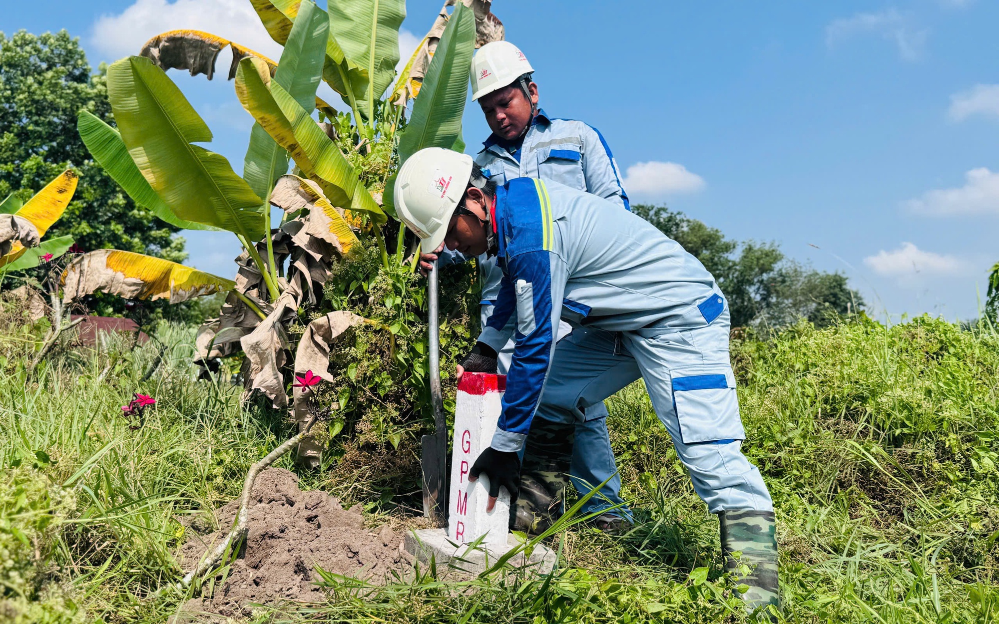 Ho&agrave;n th&agrave;nh cắm 3.029 cọc mốc GPMB cao tốc TP.HCM - Mộc B&agrave;i trong th&aacute;ng 3/2025