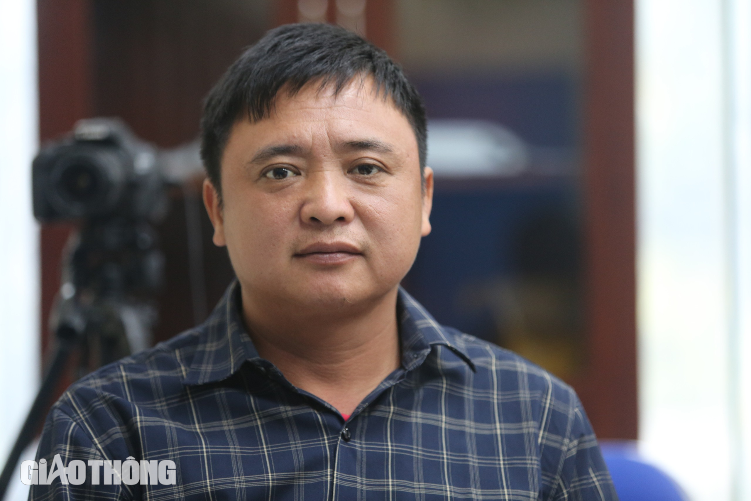 CSGT giải quyết kịp thời h&agrave;ng trăm hồ sơ cấp đổi GPLX sau gần 1 tuần- Ảnh 2.