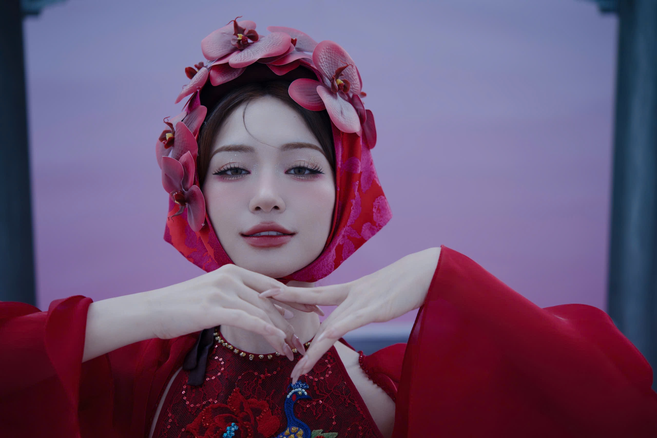 NTK Cao Minh Tiến kể tội H&ograve;a Minzy kh&oacute; t&iacute;nh trong thiết kế trang phục cho MV "Bắc Bling"- Ảnh 14.