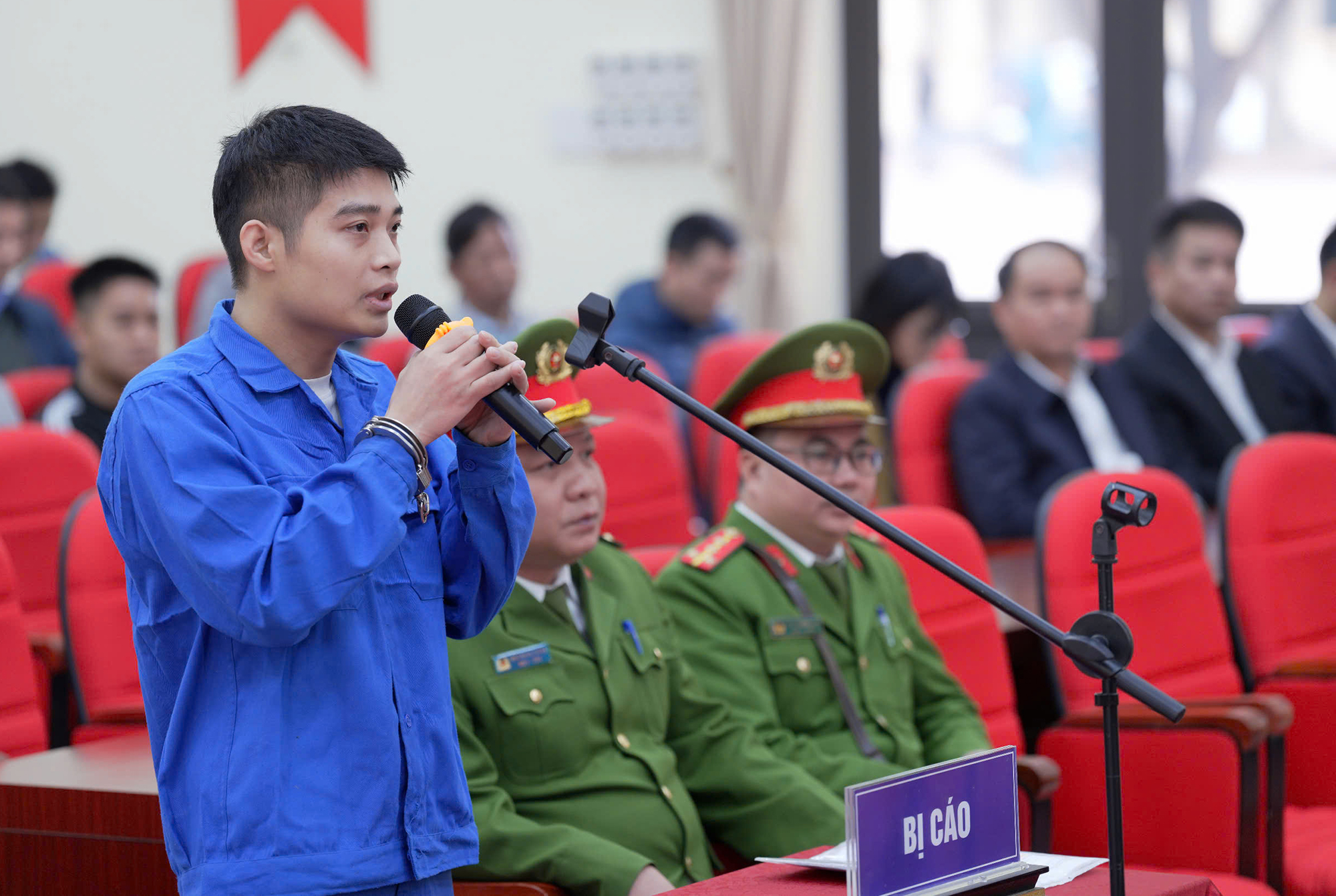 Lời xin lỗi muộn m&agrave;ng của nh&oacute;m &ldquo;thổi&rdquo; gi&aacute; đất 30 tỷ/m2- Ảnh 2.