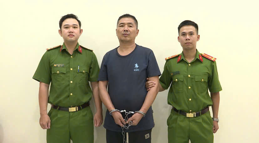 C&ocirc;ng an TP.HCM bắt giữ nh&oacute;m bắt c&oacute;c tống tiền, giải cứu con tin - Ảnh 1.