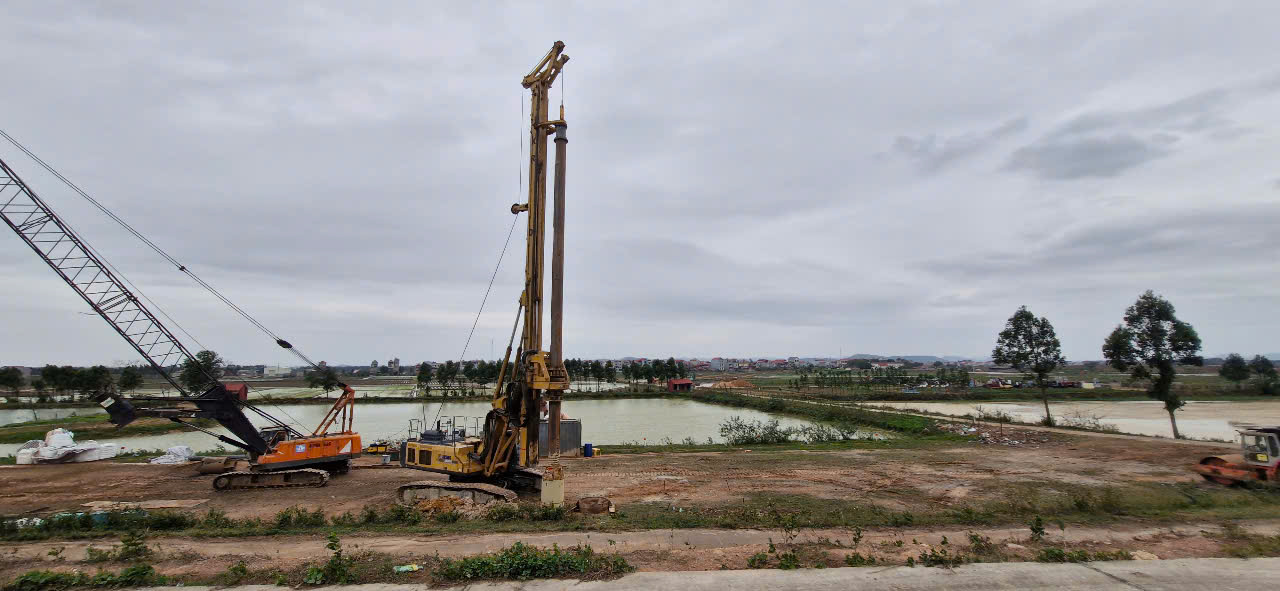 Động thổ cầu Cẩm Lý, xóa sổ cầu đường bộ đi chung với đường sắt ở Bắc Giang- Ảnh 2. Động thổ cầu Cẩm Lý, xóa sổ cầu đường bộ đi chung với đường sắt ở Bắc Giang- Ảnh 2.