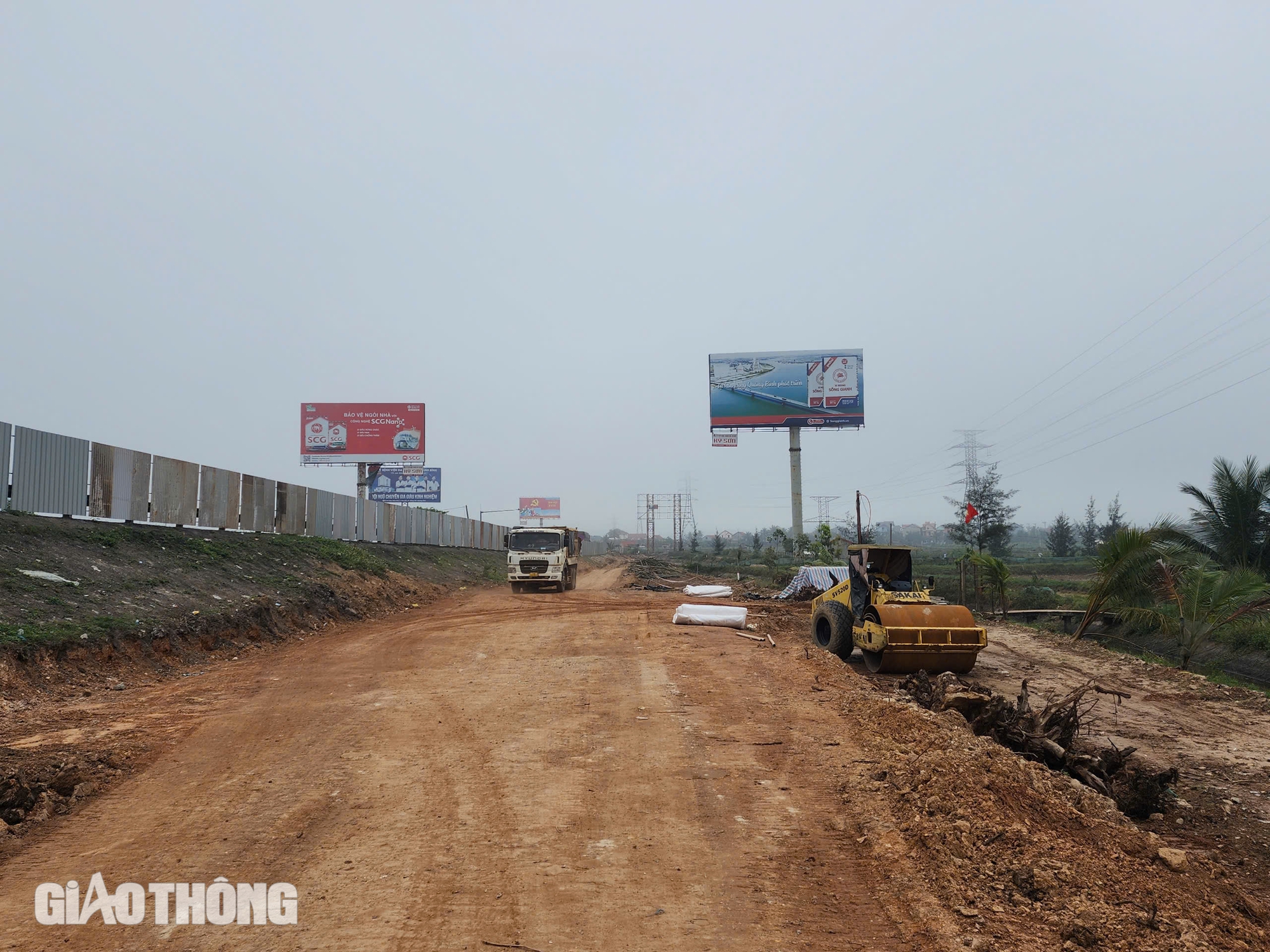 Quảng Bình: Cầu "chia lửa" với cầu Gianh đang thi công thế nào?- Ảnh 4. Quảng Bình: Cầu "chia lửa" với cầu Gianh đang thi công thế nào?- Ảnh 4.