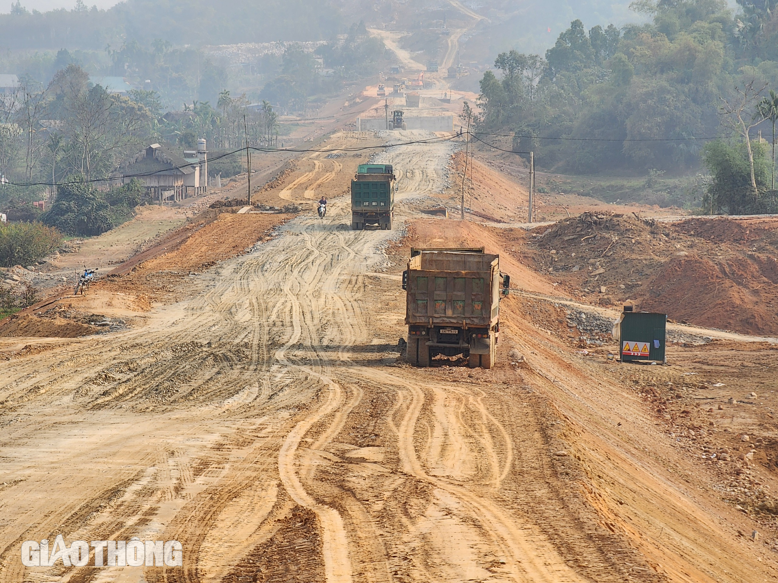 Tiến độ thi c&ocirc;ng cao tốc qua tỉnh Tuy&ecirc;n Quang hiện ra sao?- Ảnh 9.