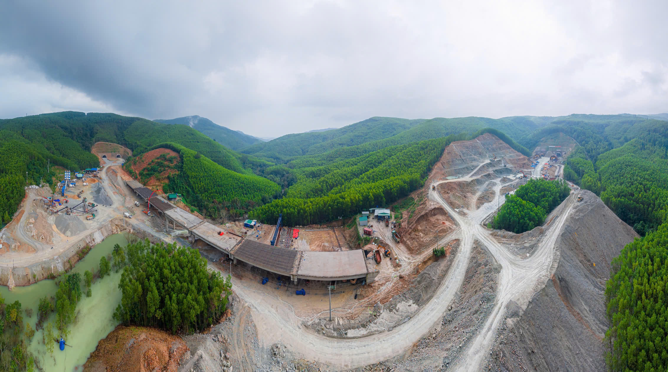 Tăng tốc thi c&ocirc;ng 77 cầu tr&ecirc;n cao tốc Quảng Ng&atilde;i - Ho&agrave;i Nhơn- Ảnh 15.