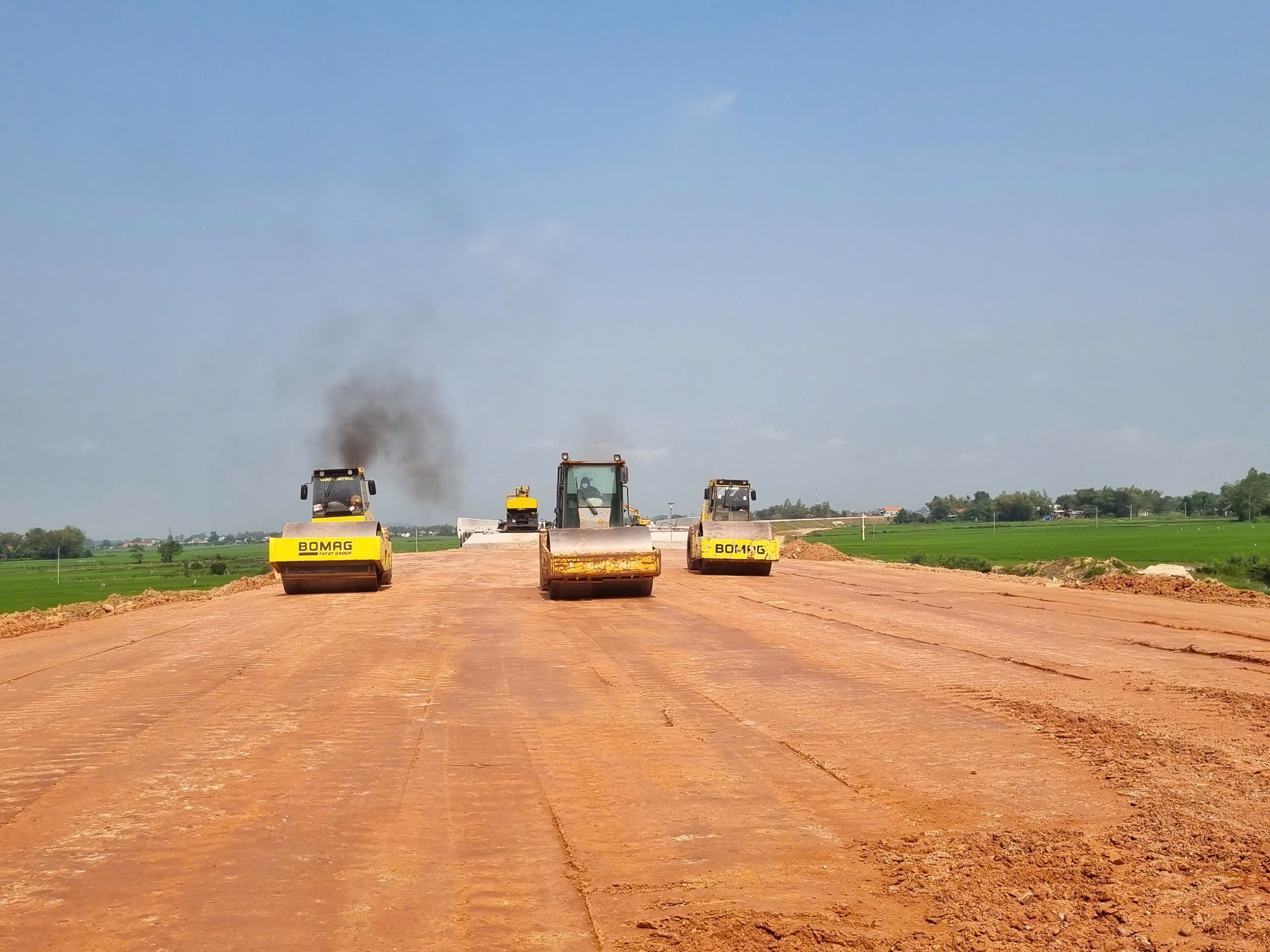 Đẩy nhanh thi c&ocirc;ng, giải ph&oacute;ng mặt bằng để giải ng&acirc;n cao tốc Ho&agrave;i Nhơn - Quy Nhơn- Ảnh 3.