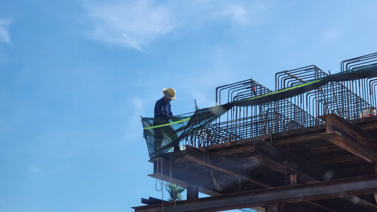 Tăng tốc thi c&ocirc;ng 77 cầu tr&ecirc;n cao tốc Quảng Ng&atilde;i - Ho&agrave;i Nhơn- Ảnh 10.