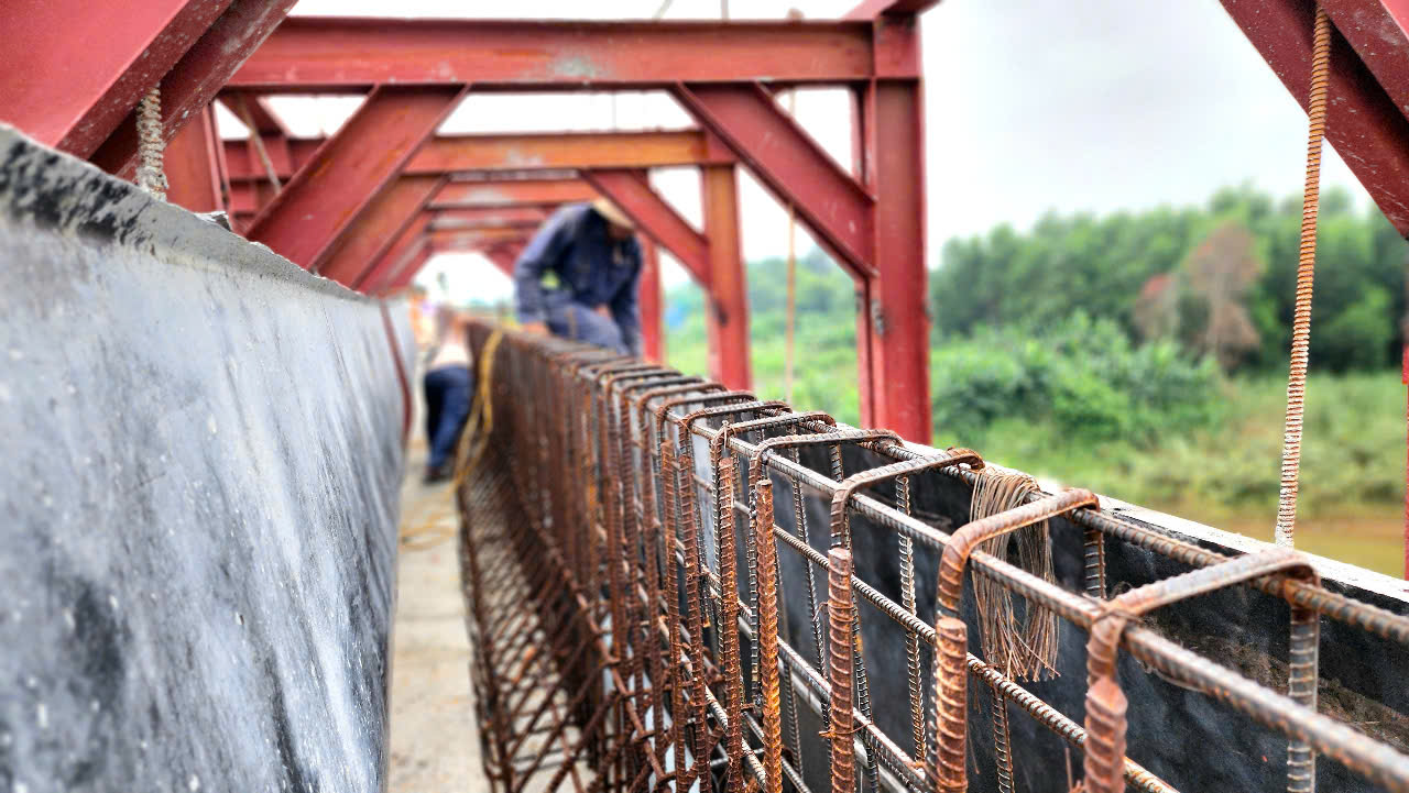 Tăng tốc thi c&ocirc;ng 77 cầu tr&ecirc;n cao tốc Quảng Ng&atilde;i - Ho&agrave;i Nhơn- Ảnh 5.