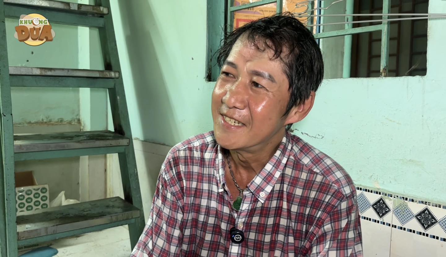 Ca sĩ "Mưa bụi" từng nhận c&aacute;t s&ecirc; 2 c&acirc;y v&agrave;ng, giờ sống một m&igrave;nh trong ph&ograve;ng trọ cấp 4- Ảnh 1.