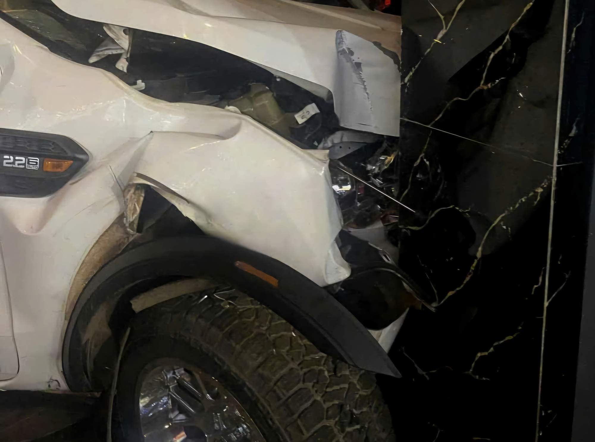 T&agrave;i xế &ocirc; t&ocirc; vi phạm nồng độ cồn, đ&acirc;m v&agrave;o đ&aacute;m tiệc l&agrave;m 1 người tử vong- Ảnh 1.