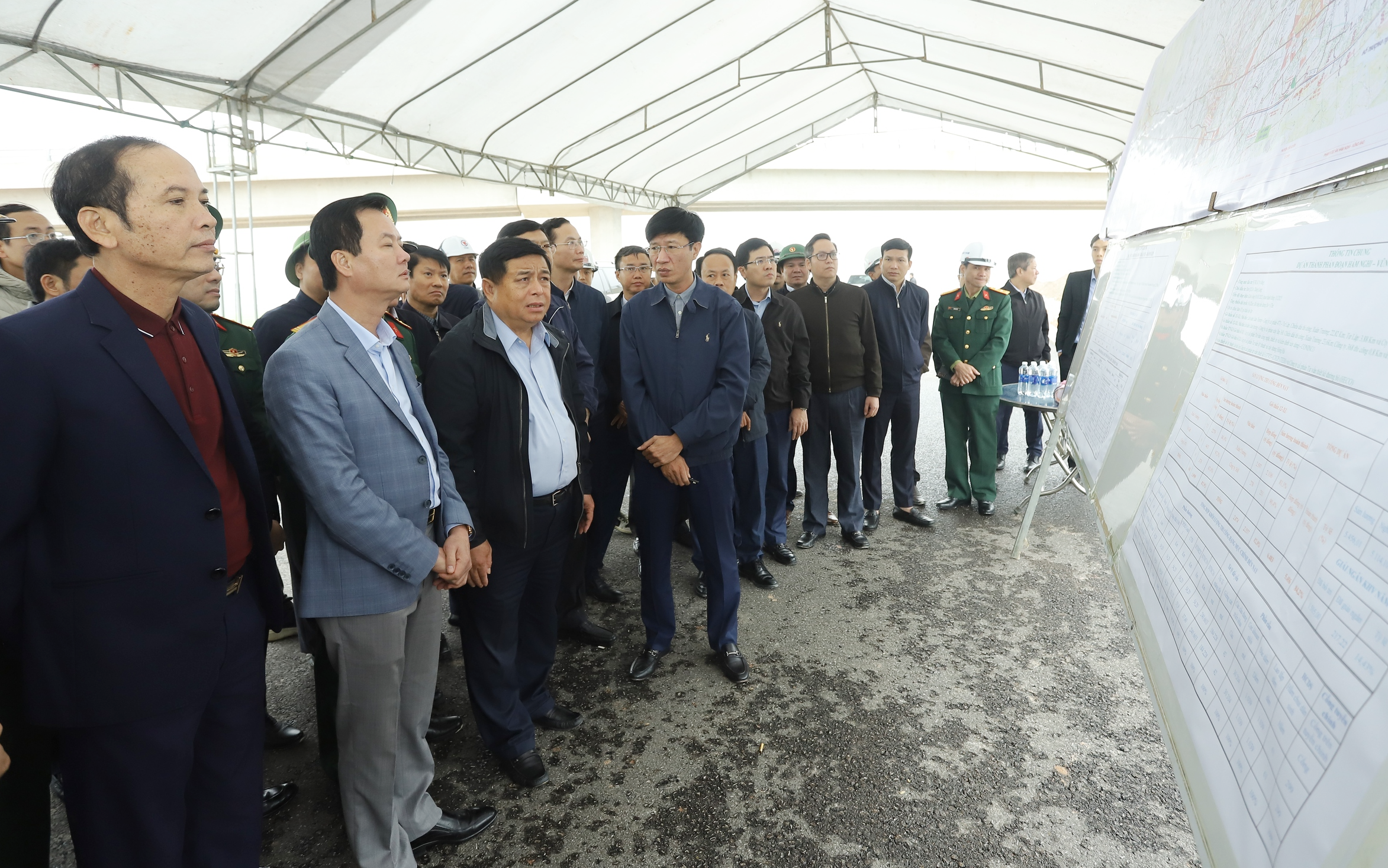 Ph&oacute; Thủ tướng Nguyễn Ch&iacute; Dũng: Nghi&ecirc;n cứu ho&agrave;n chỉnh cao tốc Bắc - Nam ph&iacute;a Đ&ocirc;ng