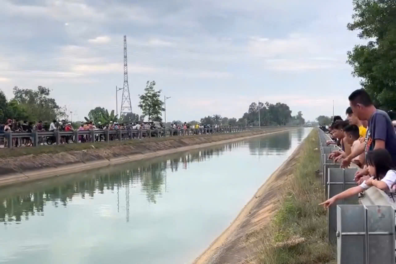 Xuống k&ecirc;nh tắm sau khi ăn đ&aacute;m giỗ, hai người tử vong- Ảnh 1.