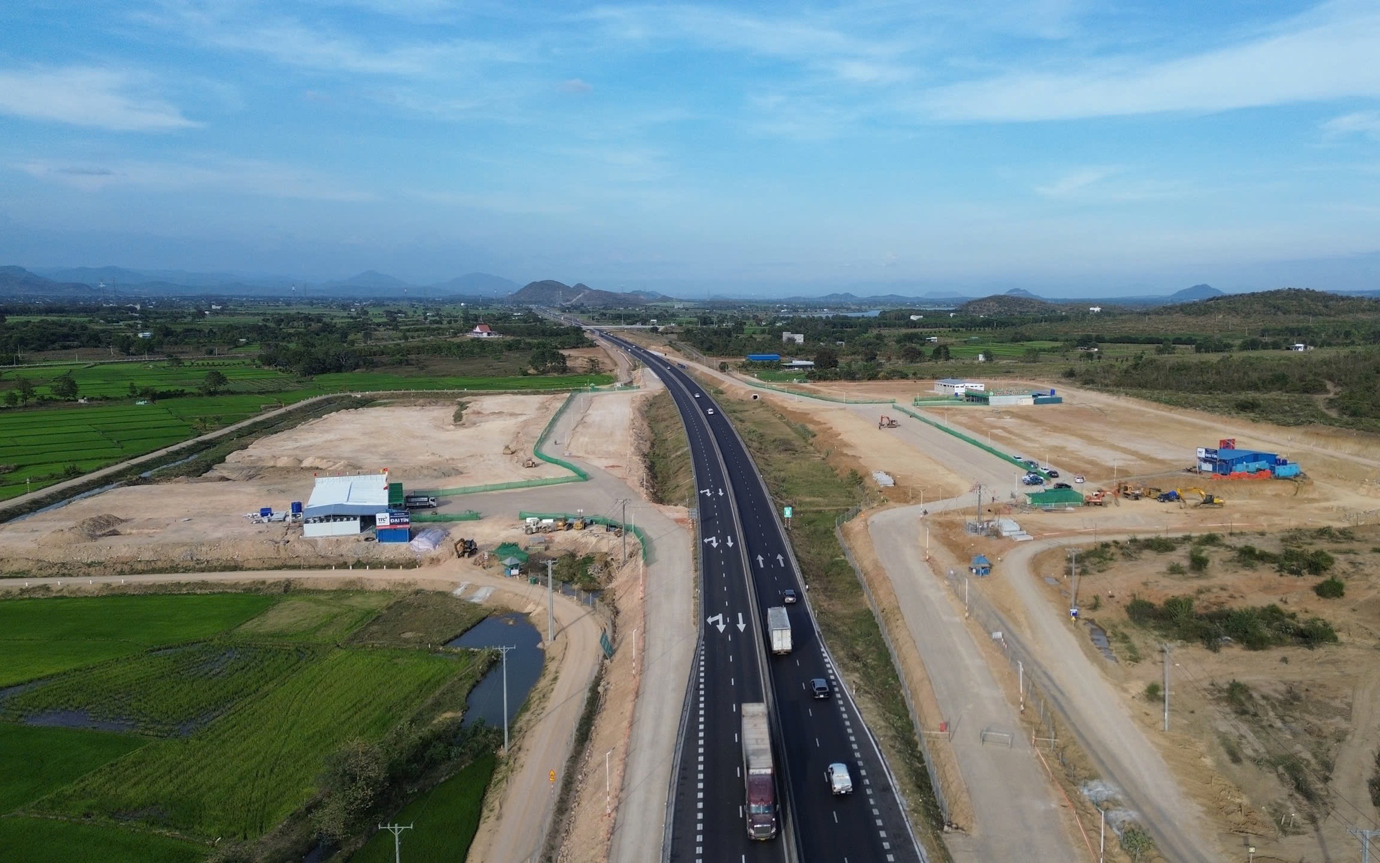 21 trạm dừng nghỉ tr&ecirc;n cao tốc Bắc - Nam đang được đầu tư thế n&agrave;o?