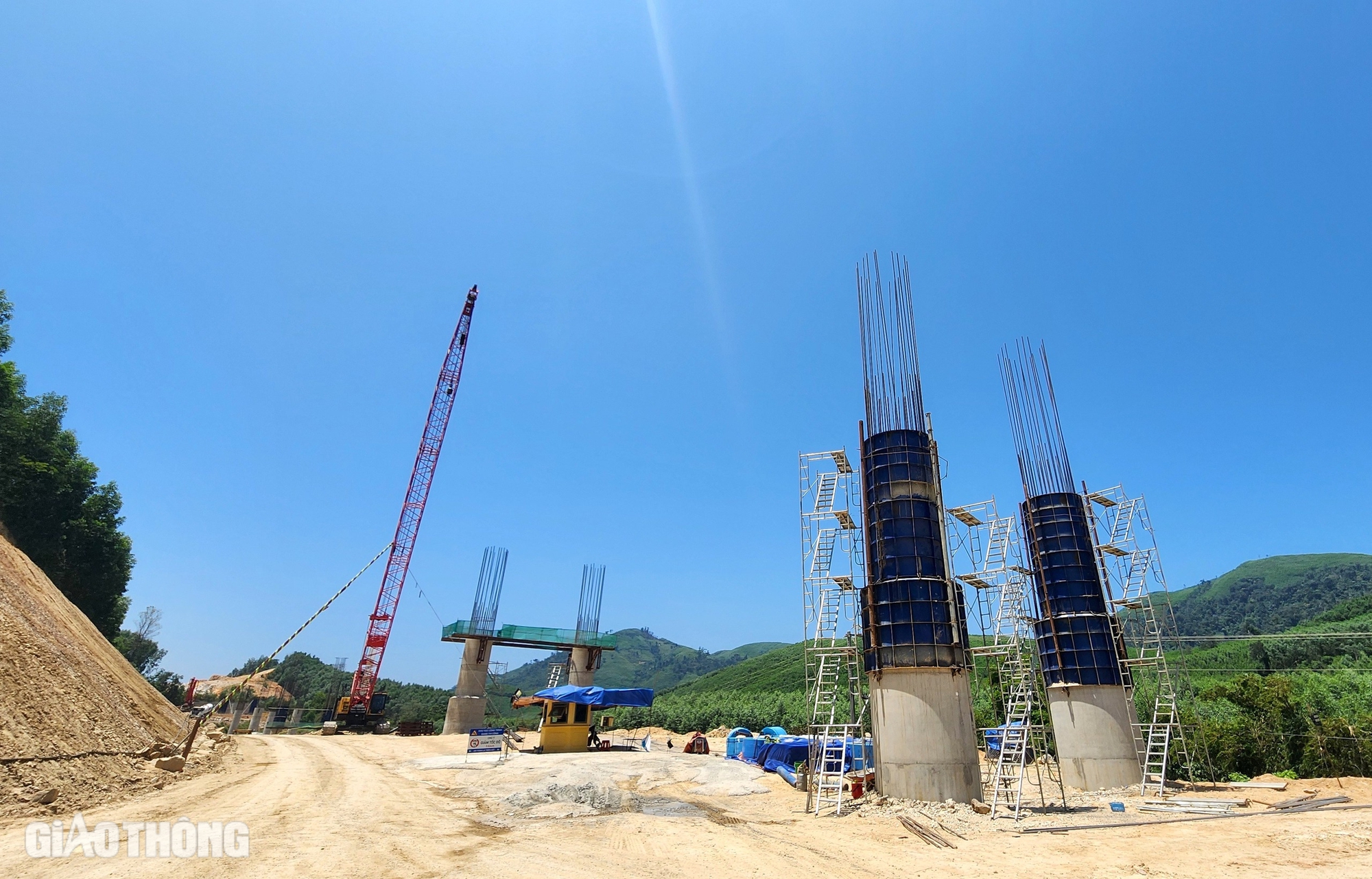 Những c&acirc;y cầu d&agrave;i nhất tr&ecirc;n cao tốc Kh&aacute;nh H&ograve;a - Bu&ocirc;n Ma Thuột- Ảnh 14.