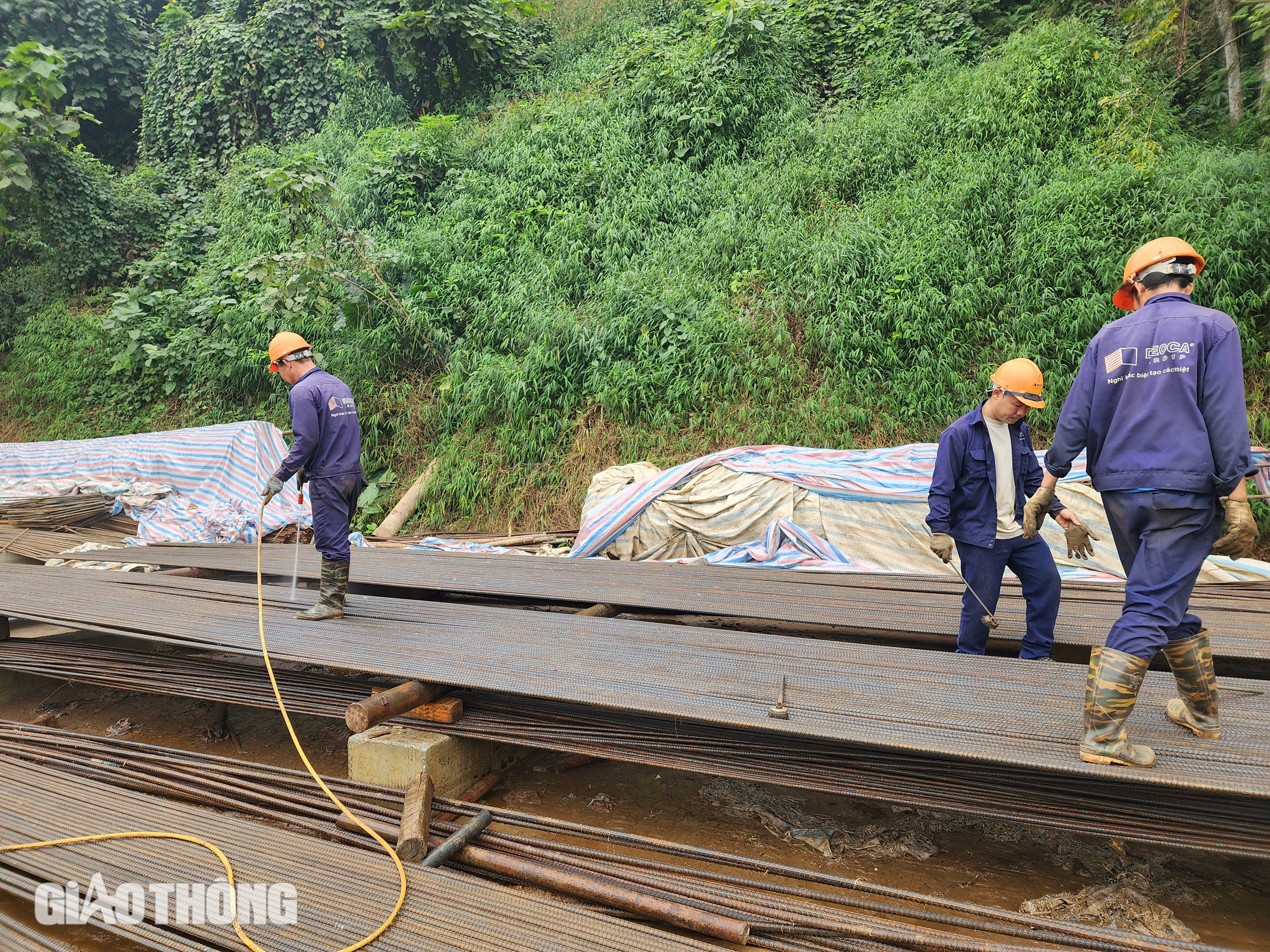 C&ograve;n 10 th&aacute;ng để c&aacute;n đ&iacute;ch, cao tốc Tuy&ecirc;n Quang - H&agrave; Giang hiện thi c&ocirc;ng ra sao?- Ảnh 9.
