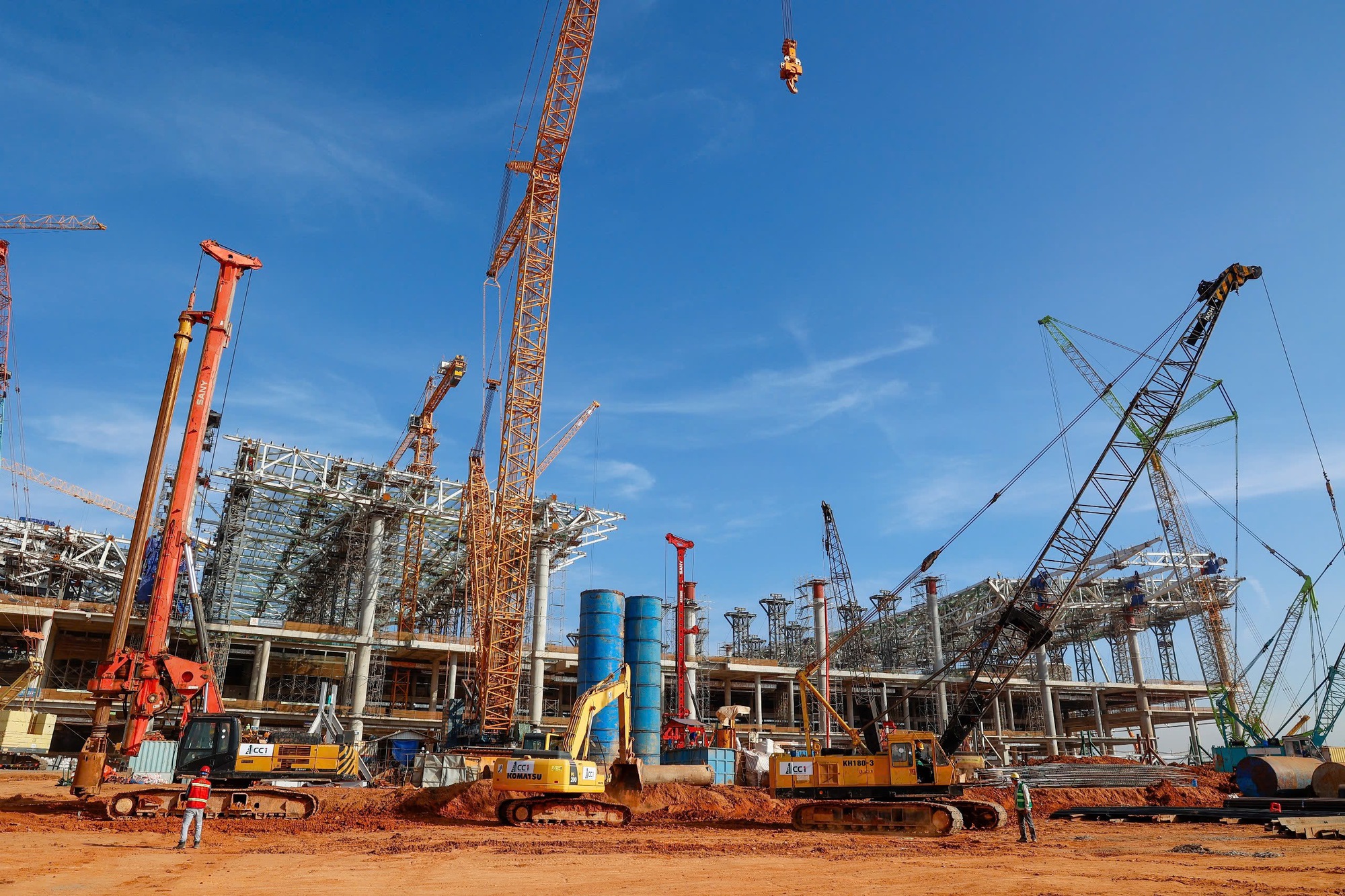 CC1 dẫn đầu Top 10 nh&agrave; thầu x&acirc;y dựng hạ tầng - c&ocirc;ng nghiệp uy t&iacute;n năm 2025- Ảnh 2.