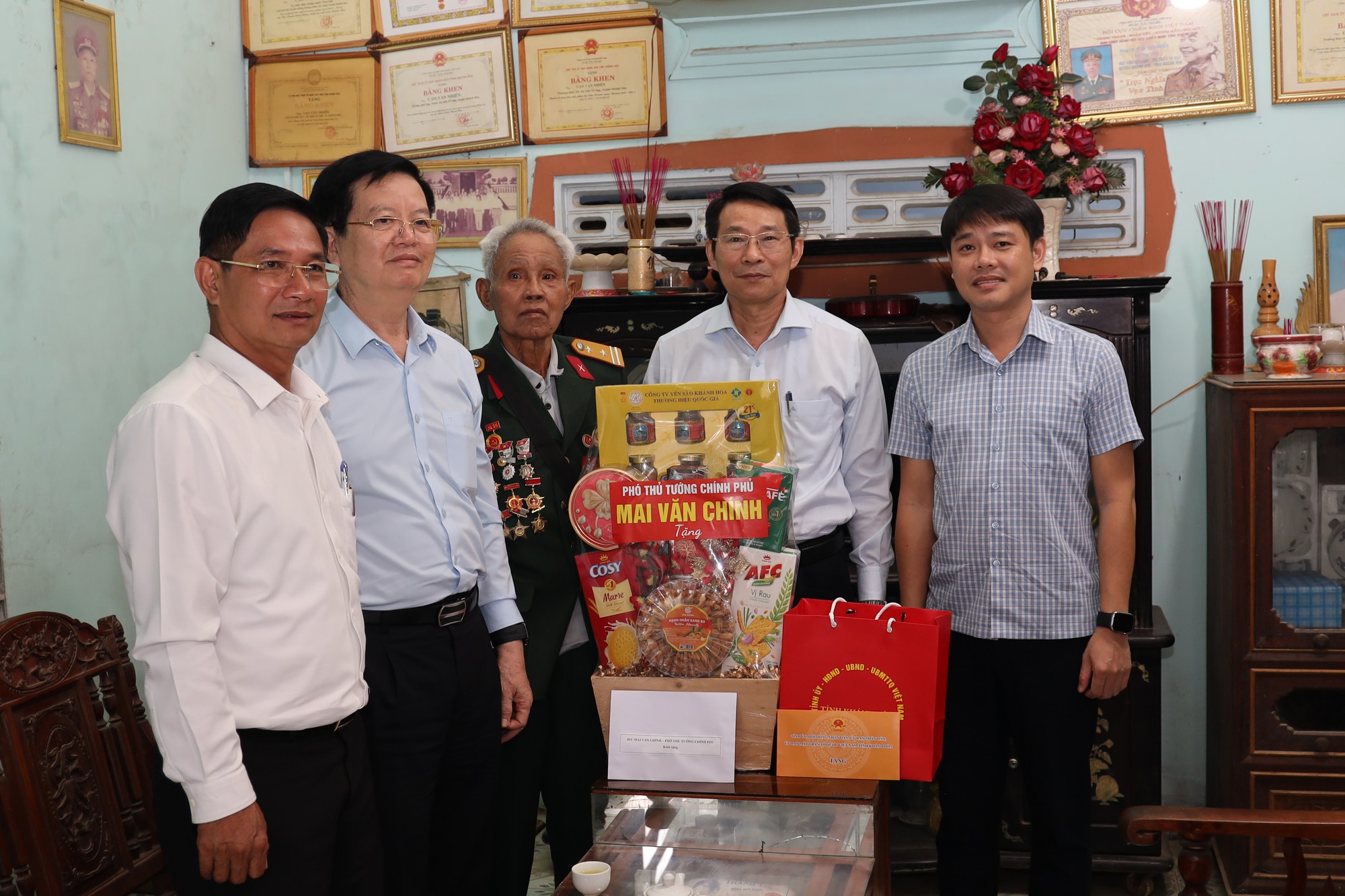 Ph&oacute; thủ tướng Mai Văn Ch&iacute;nh kiểm tra c&ocirc;ng tr&igrave;nh giao th&ocirc;ng ở Kh&aacute;nh H&ograve;a- Ảnh 2.