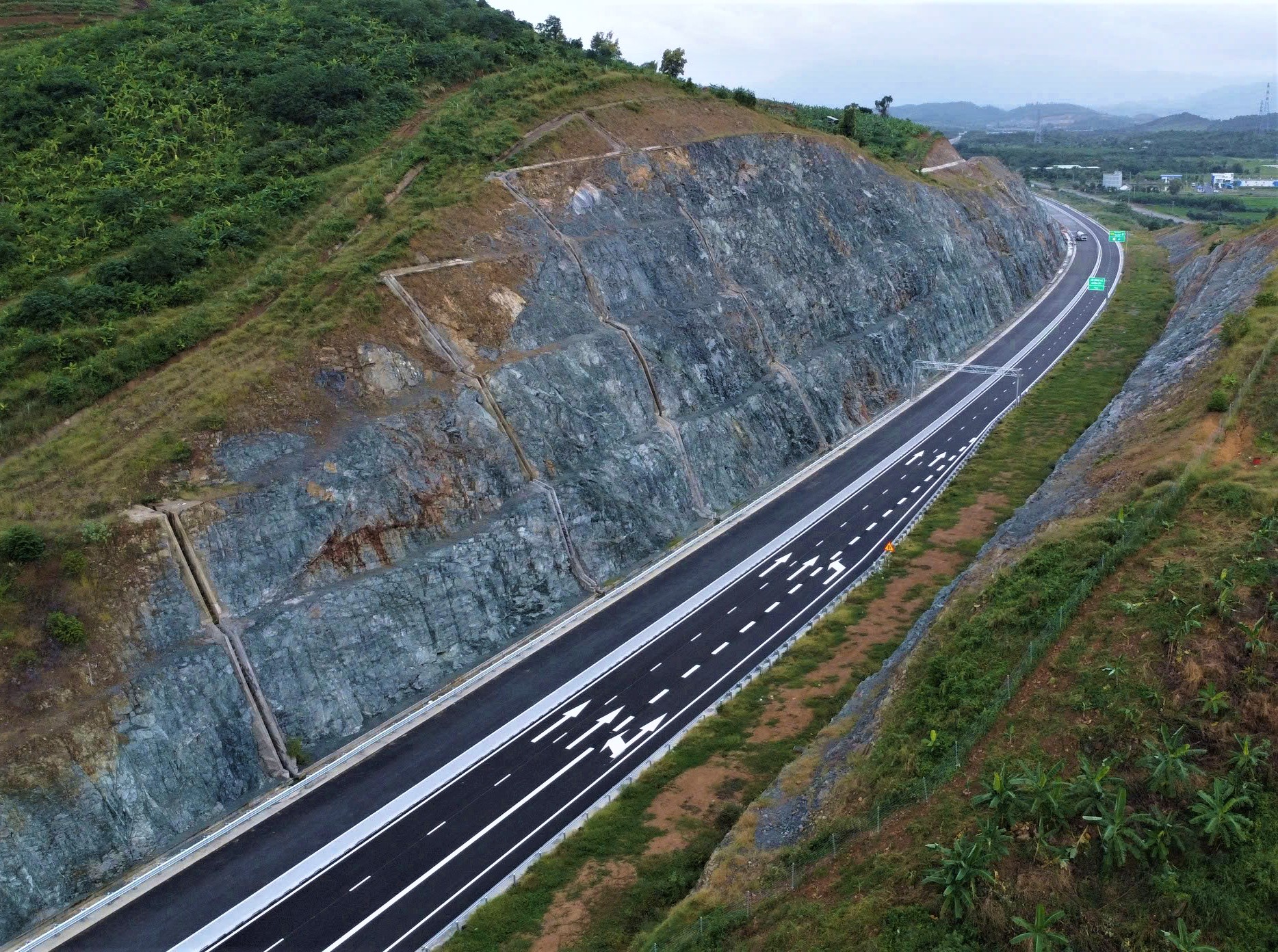 Bộ trưởng Trần Hồng Minh: Khai th&aacute;c 70km cao tốc V&acirc;n Phong - Nha Trang dịp 30/4- Ảnh 5.