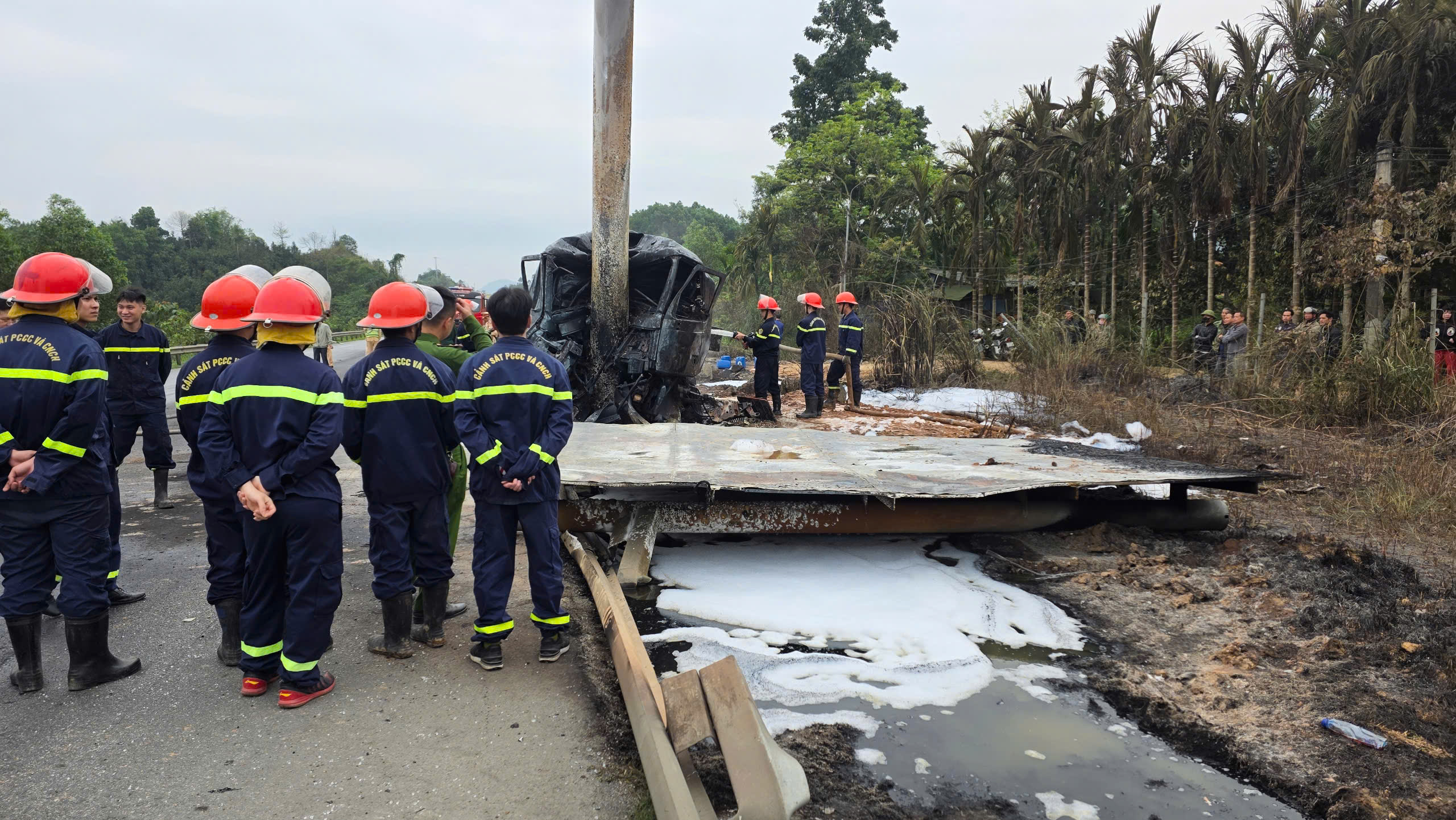 Nguy&ecirc;n nh&acirc;n ban đầu vụ ch&aacute;y xe bồn tr&ecirc;n cao tốc Nội B&agrave;i - L&agrave;o Cai khiến t&agrave;i xế tử vong- Ảnh 6.