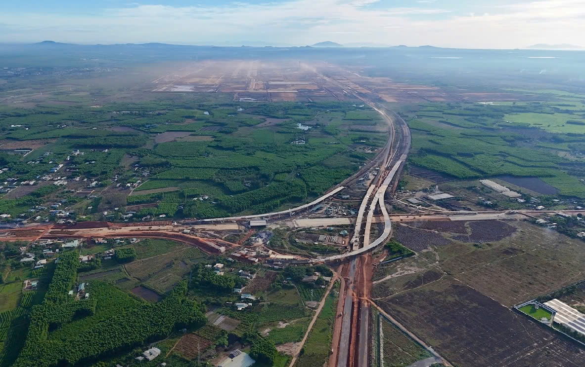 Tiến độ mới nhất c&aacute;c c&ocirc;ng tr&igrave;nh thiết yếu tại "si&ecirc;u s&acirc;n bay" Long Th&agrave;nh- Ảnh 2.