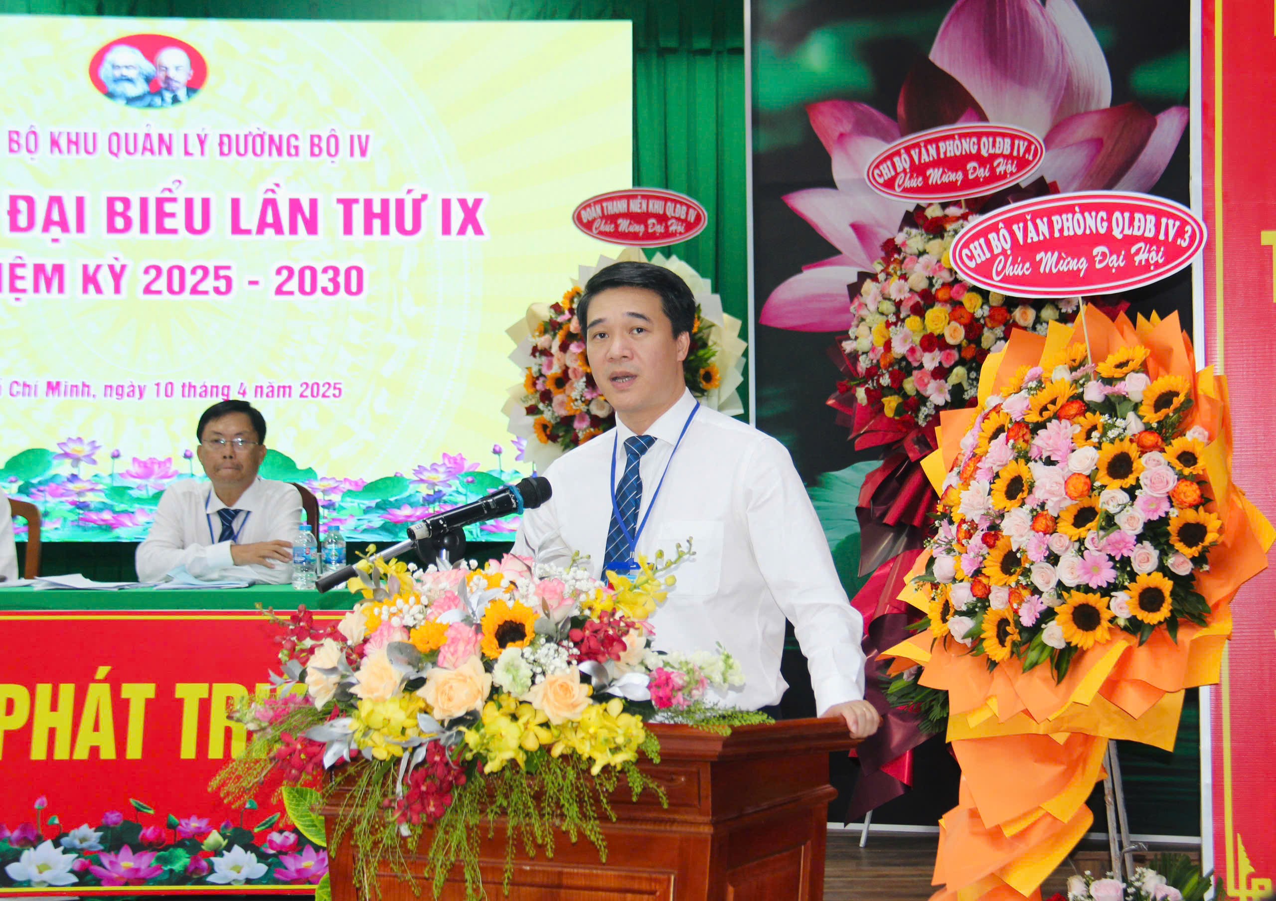 Giao th&ocirc;ng an to&agrave;n - Hạ tầng hiện đại: Mục ti&ecirc;u k&eacute;p của Khu Quản l&yacute; đường bộ IV- Ảnh 4.