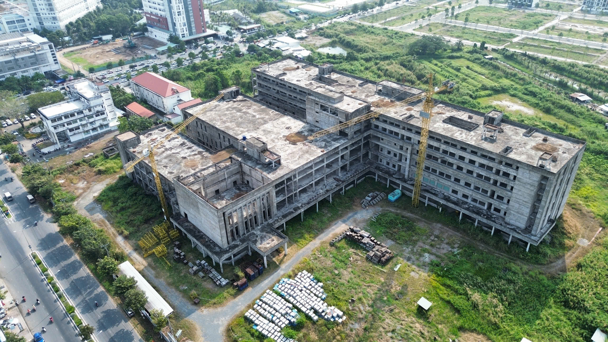 Bố tr&iacute; 1.300 tỷ đồng khởi động lại Bệnh viện Ung bướu Cần Thơ sau nhiều năm "đắp chiếu"- Ảnh 1.