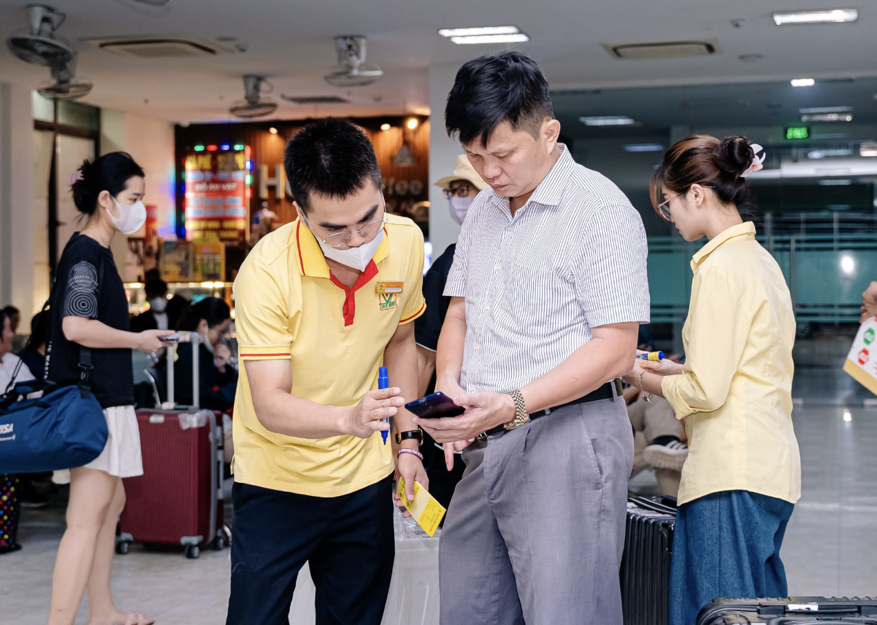 Nhiều tuyến xe kh&aacute;ch &ldquo;ch&aacute;y v&eacute;&rdquo; dịp nghỉ lễ 30/4 ngay khi mở b&aacute;n- Ảnh 1.