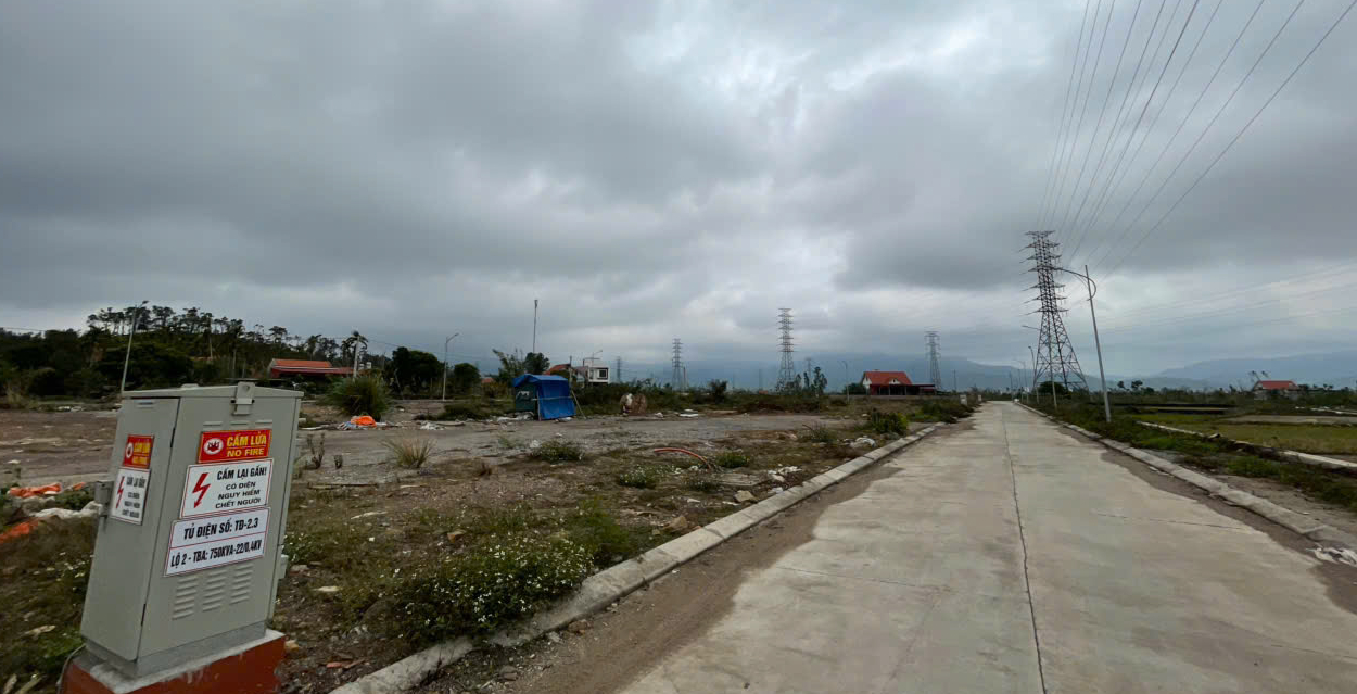 Quảng Ninh: D&acirc;n sống khổ trong dự &aacute;n khu c&ocirc;ng nghiệp, đường 10 l&agrave;n xe- Ảnh 7.