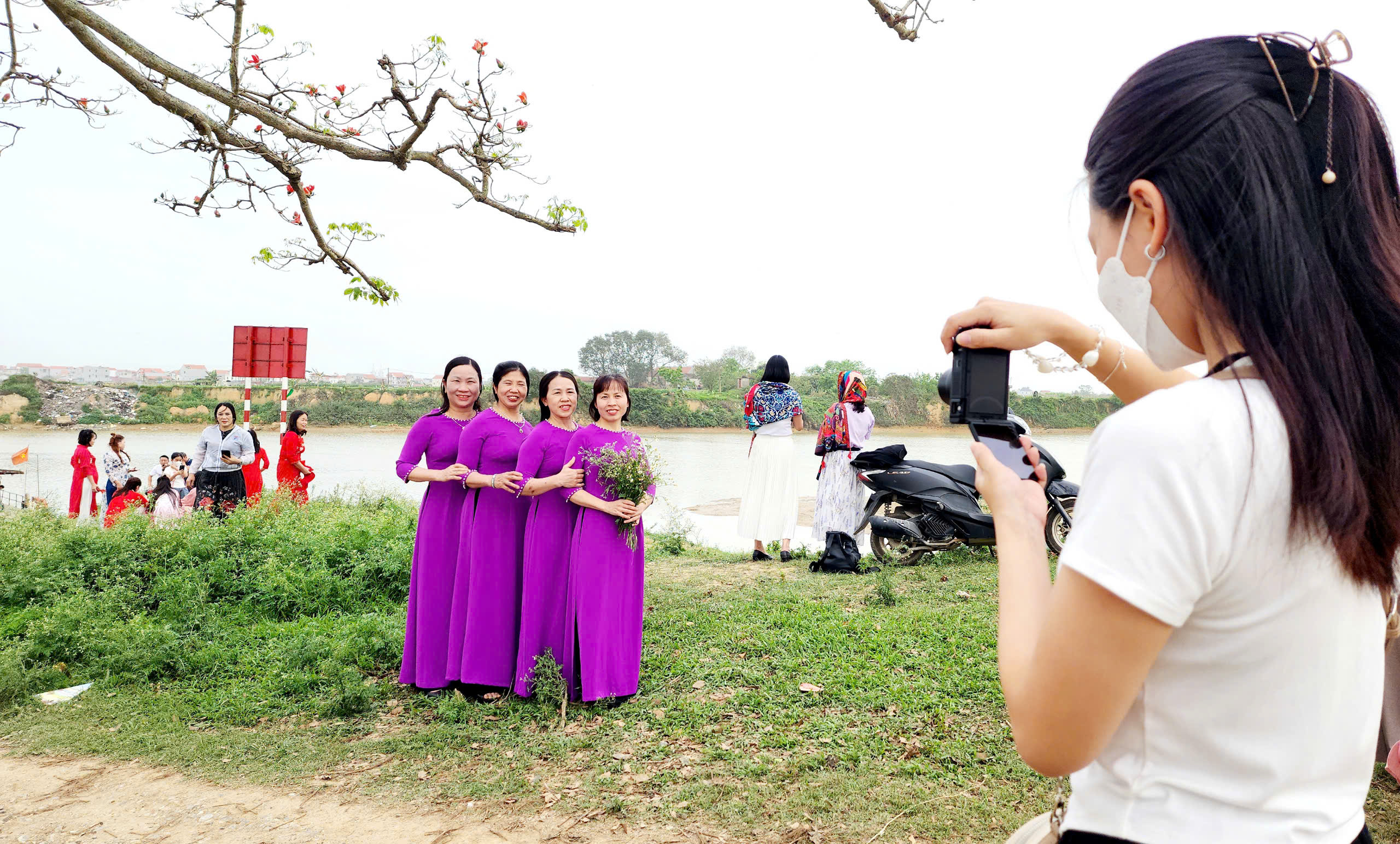 Về nơi &ldquo;một tiếng g&agrave; 3 nơi nghe r&otilde;&rdquo; check-in với c&acirc;y gạo trăm năm- Ảnh 22.