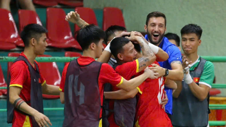 Tuyển futsal Việt Nam bất ngờ v&ugrave;i dập đội hạng 7 thế giới- Ảnh 1.
