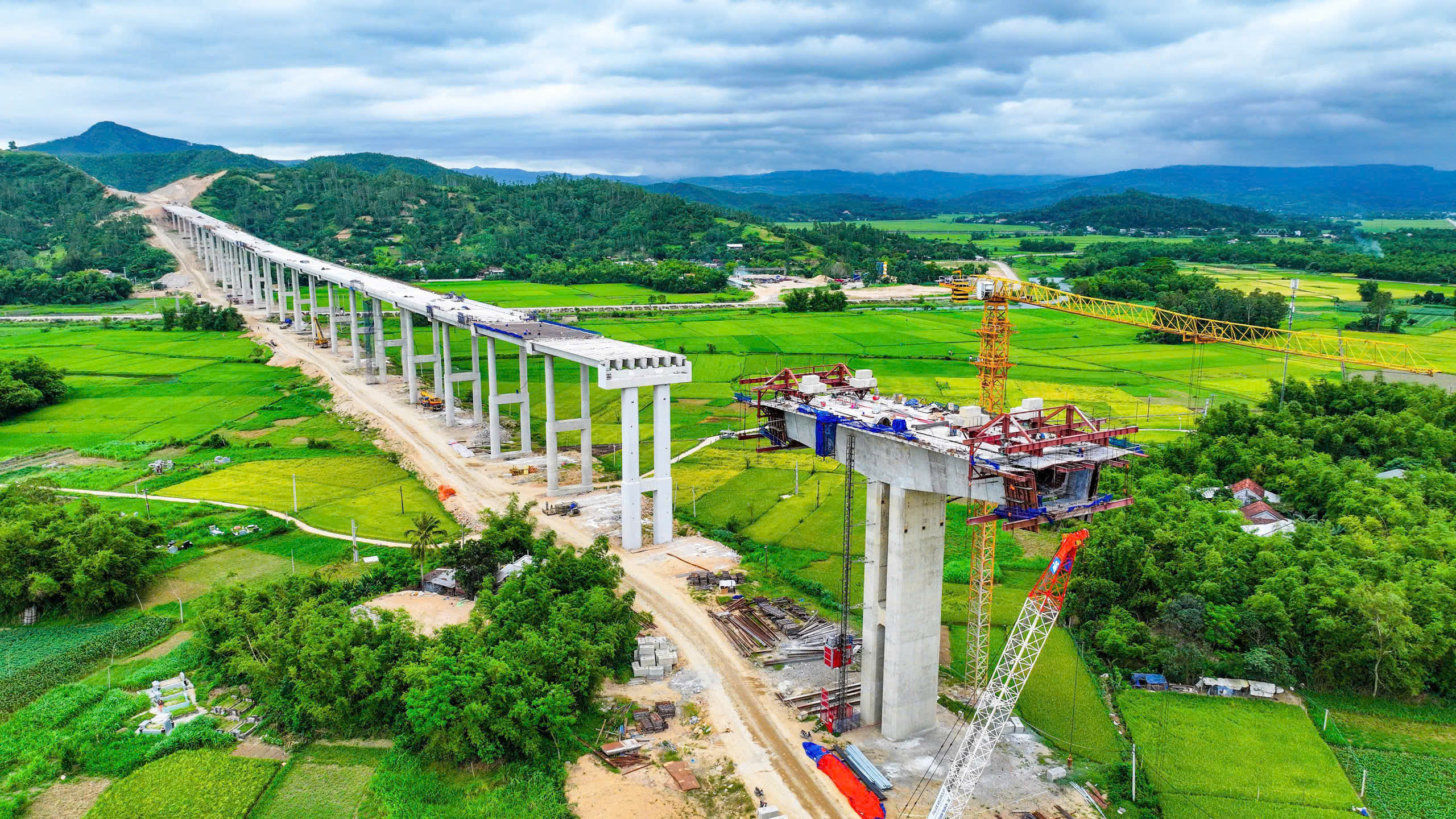 Cao tốc qua Ph&uacute; Y&ecirc;n, B&igrave;nh Định đang thi c&ocirc;ng đến đ&acirc;u?- Ảnh 1.
