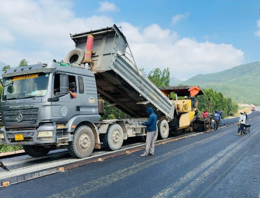 Cao tốc qua Ph&uacute; Y&ecirc;n, B&igrave;nh Định đang thi c&ocirc;ng đến đ&acirc;u?- Ảnh 2.
