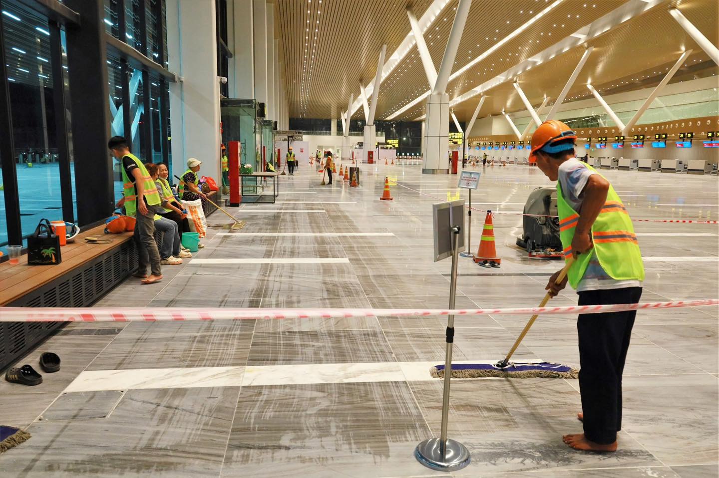 Cận cảnh nhà ga T3 Tân Sơn Nhất sẵn sàng đón khách từ 17/4- Ảnh 11. Cận cảnh nhà ga T3 Tân Sơn Nhất sẵn sàng đón khách từ 17/4- Ảnh 11.